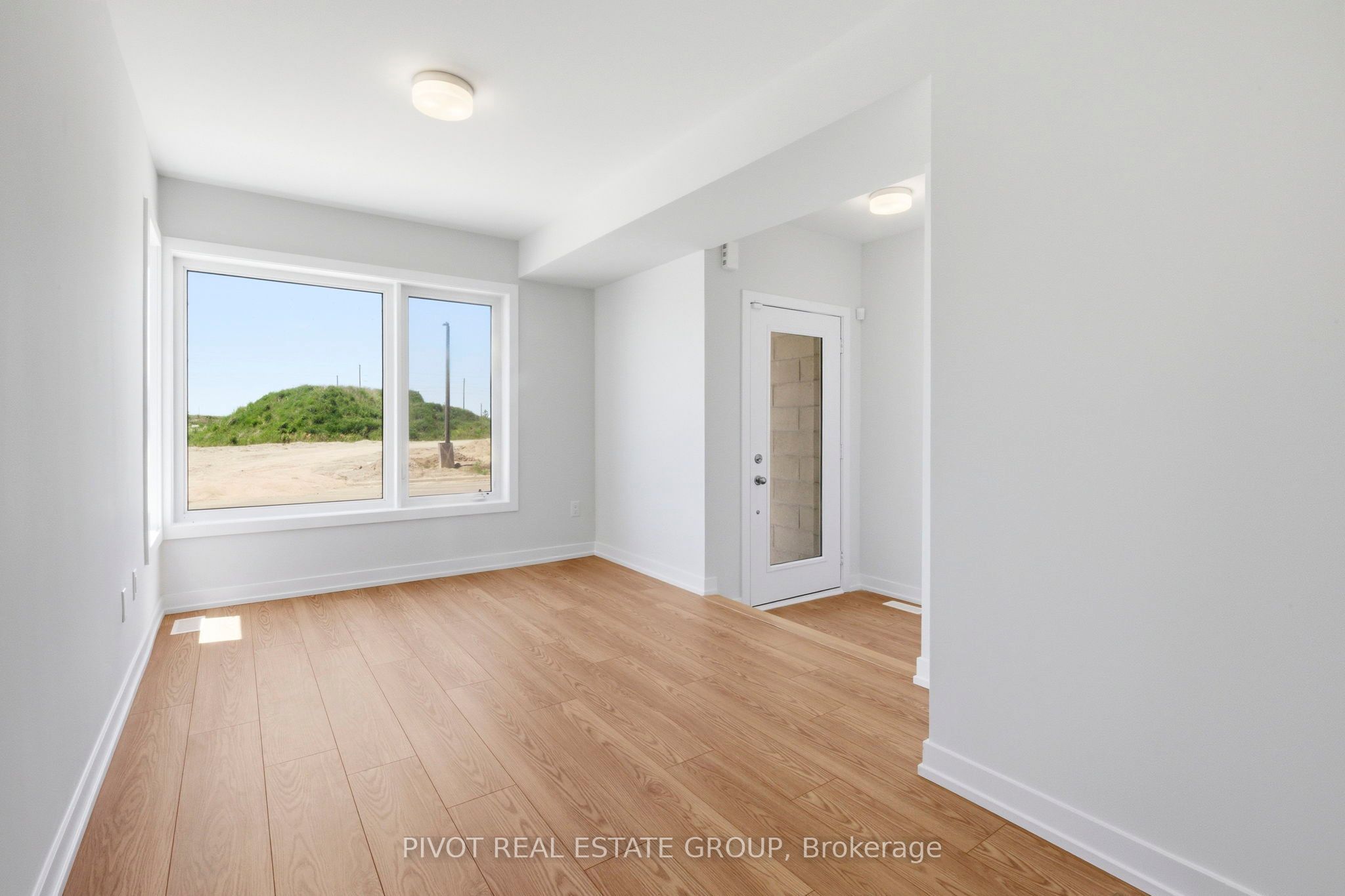 24 Pluto Way, Whitby, ON L1M 0M7 photo 5