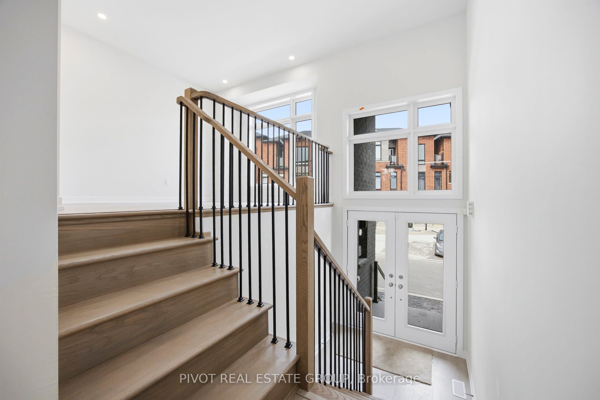 44 Observatory Way, Whitby, ON L1M 0M7 photo 2