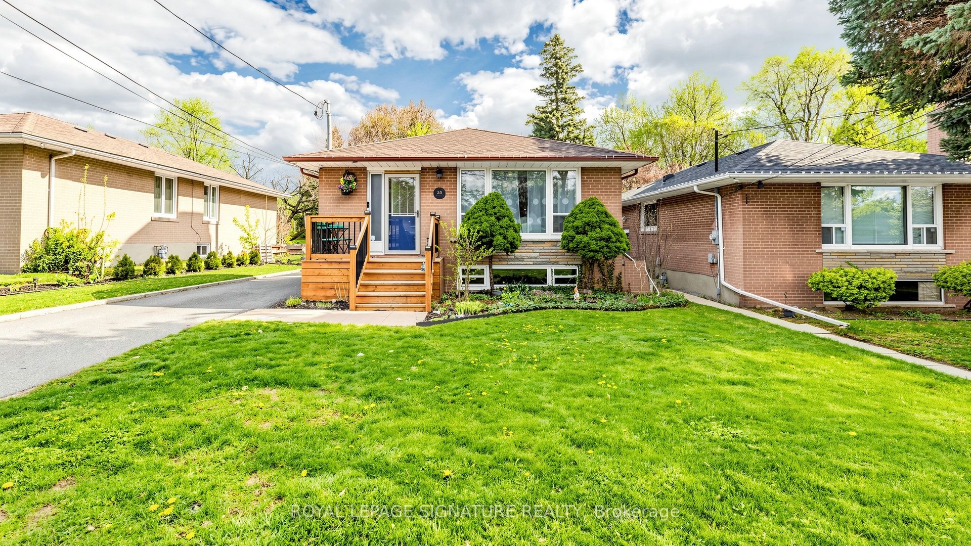 33 Neapolitan Drive, Toronto, ON M1P 4B2 photo 2