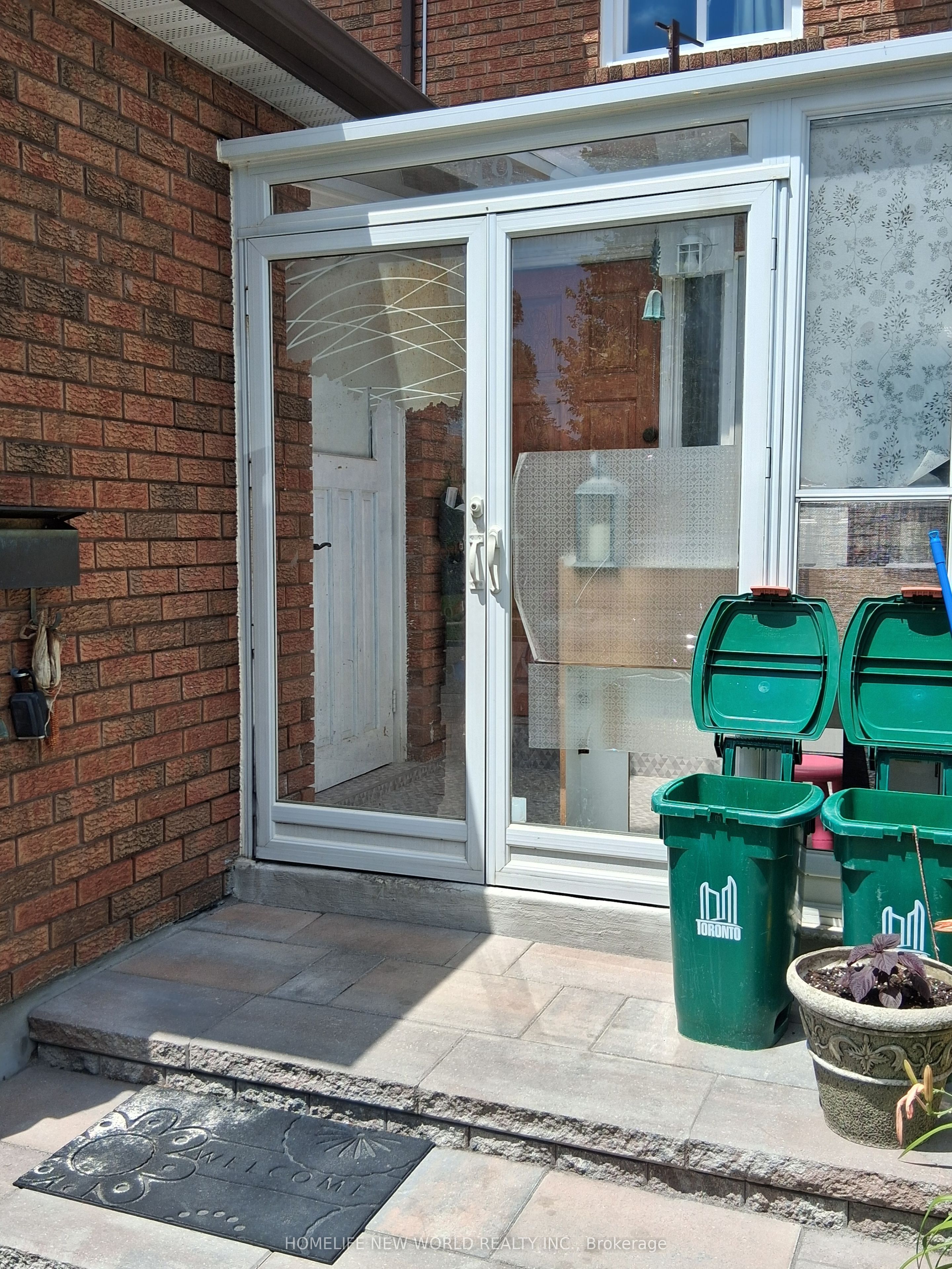 49 Burnt Bark Drive, Toronto, ON M1V 3J6 photo 2