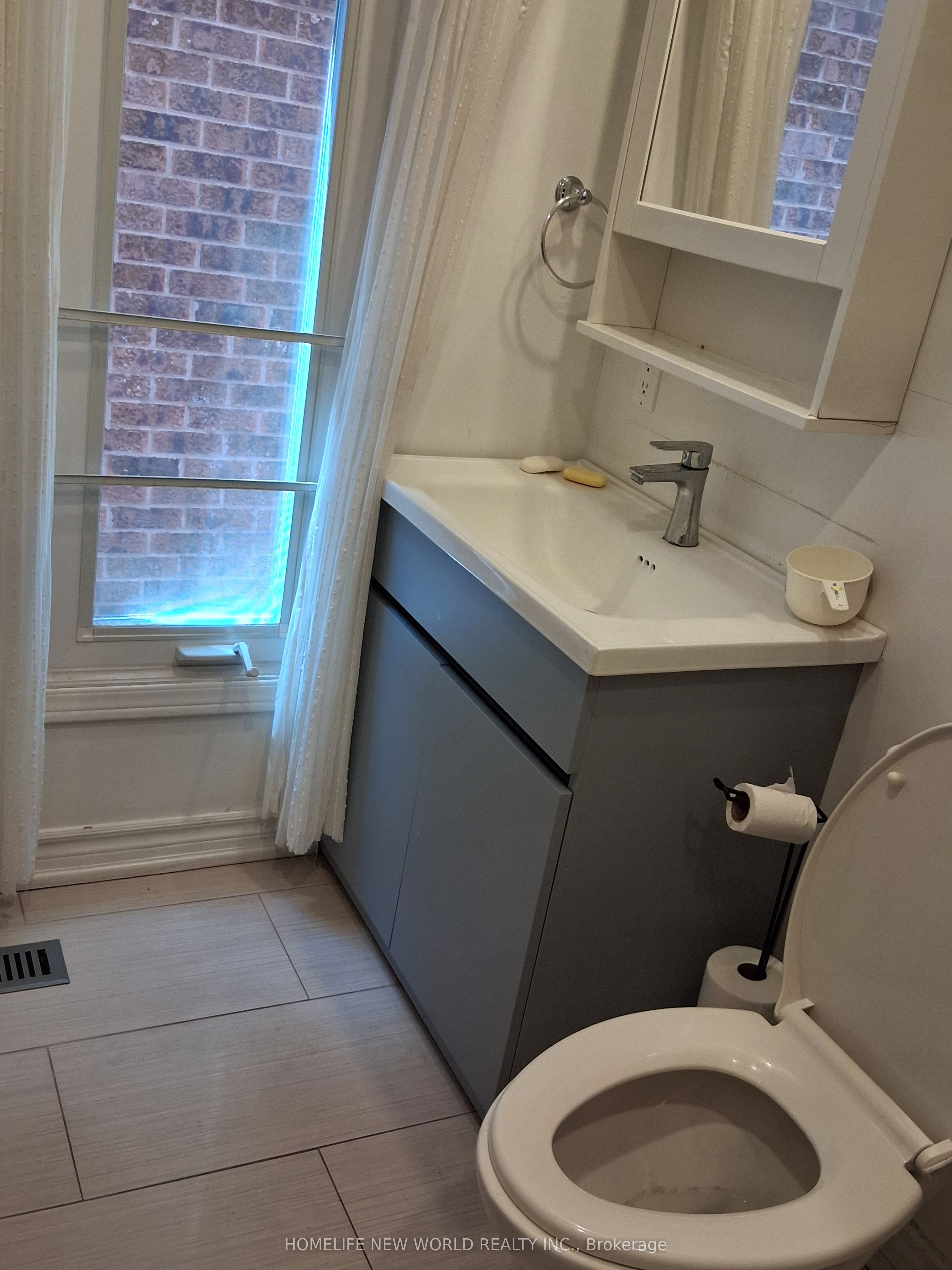 49 Burnt Bark Drive, Toronto, ON M1V 3J6 photo 3