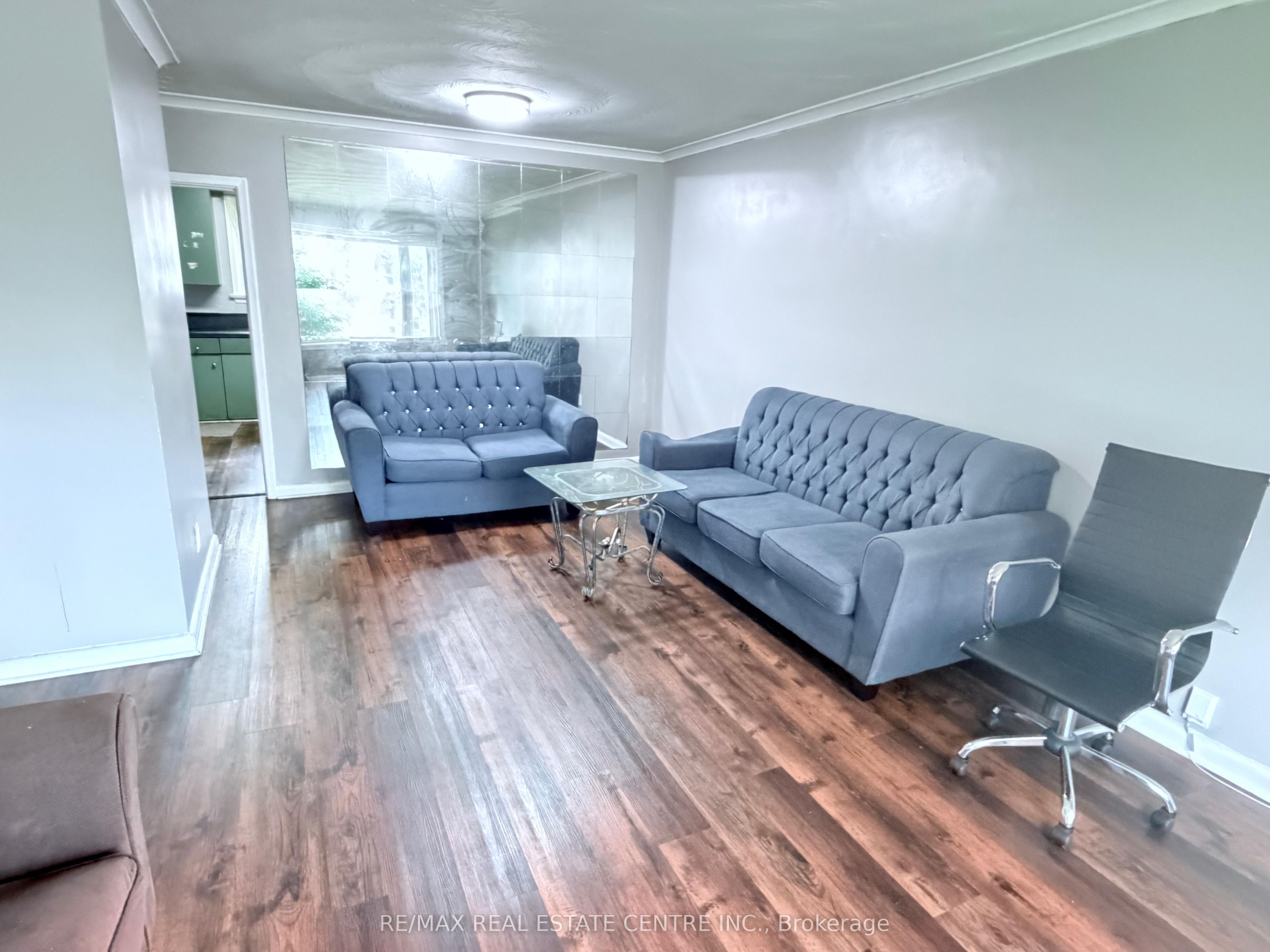 52 Sharbot Avenue, Toronto, ON M1H 1Z1