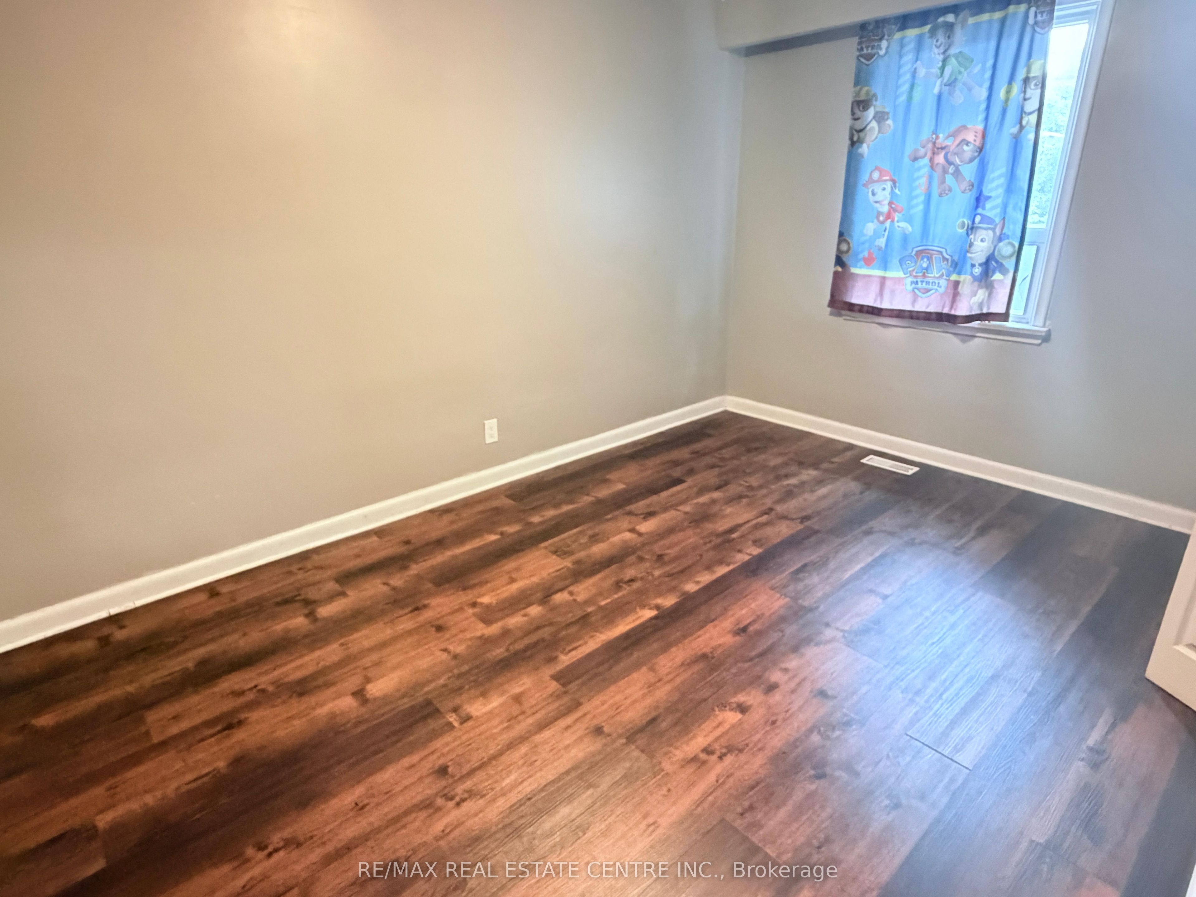 52 Sharbot Avenue, Toronto, ON M1H 1Z1 photo 2