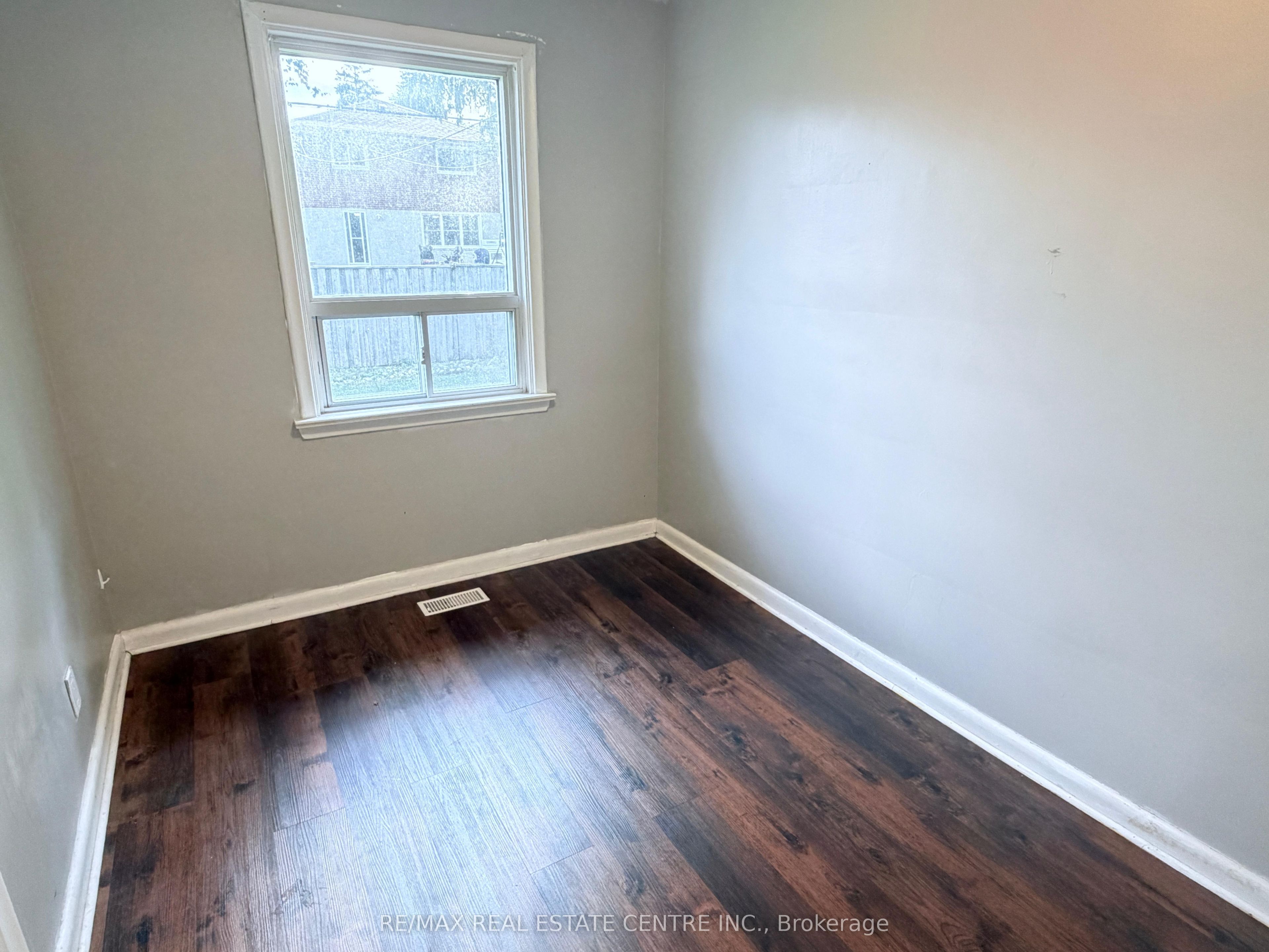 52 Sharbot Avenue, Toronto, ON M1H 1Z1 photo 4