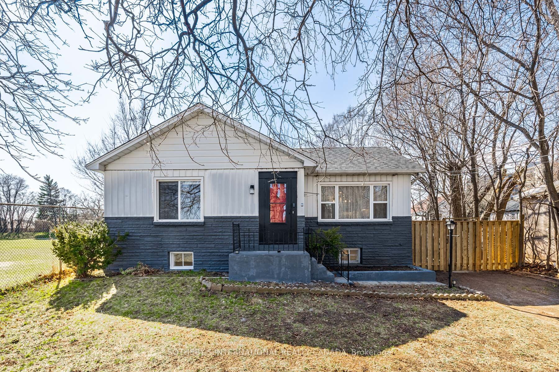 4075A Lawrence Avenue E, Toronto, ON M1E 2R6 photo 2