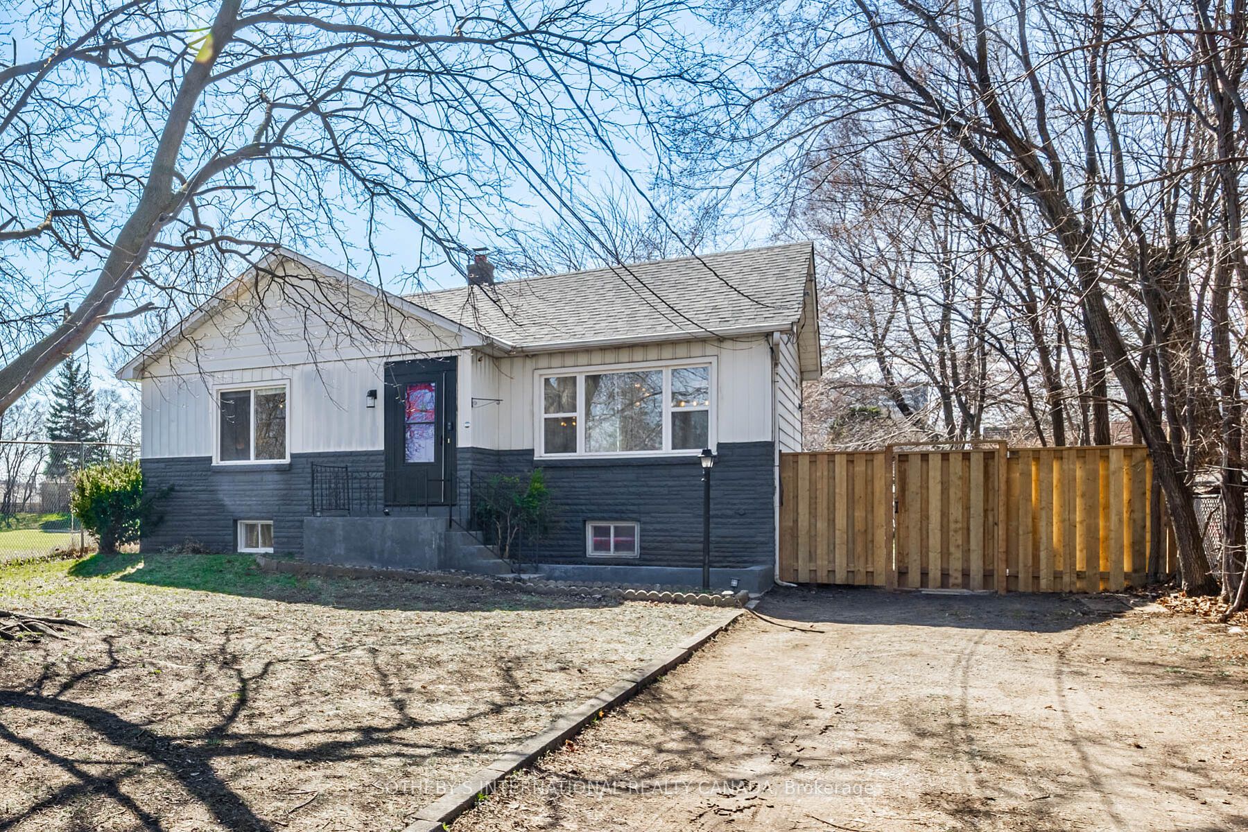 4075A Lawrence Avenue E, Toronto, ON M1E 2R6 photo 3