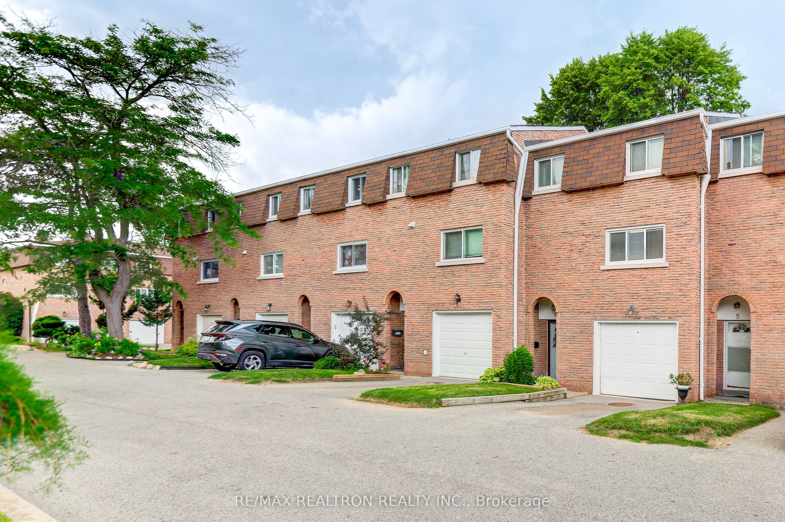 121 Centennial Road 6, Toronto, ON M1C 1Z7 photo 2