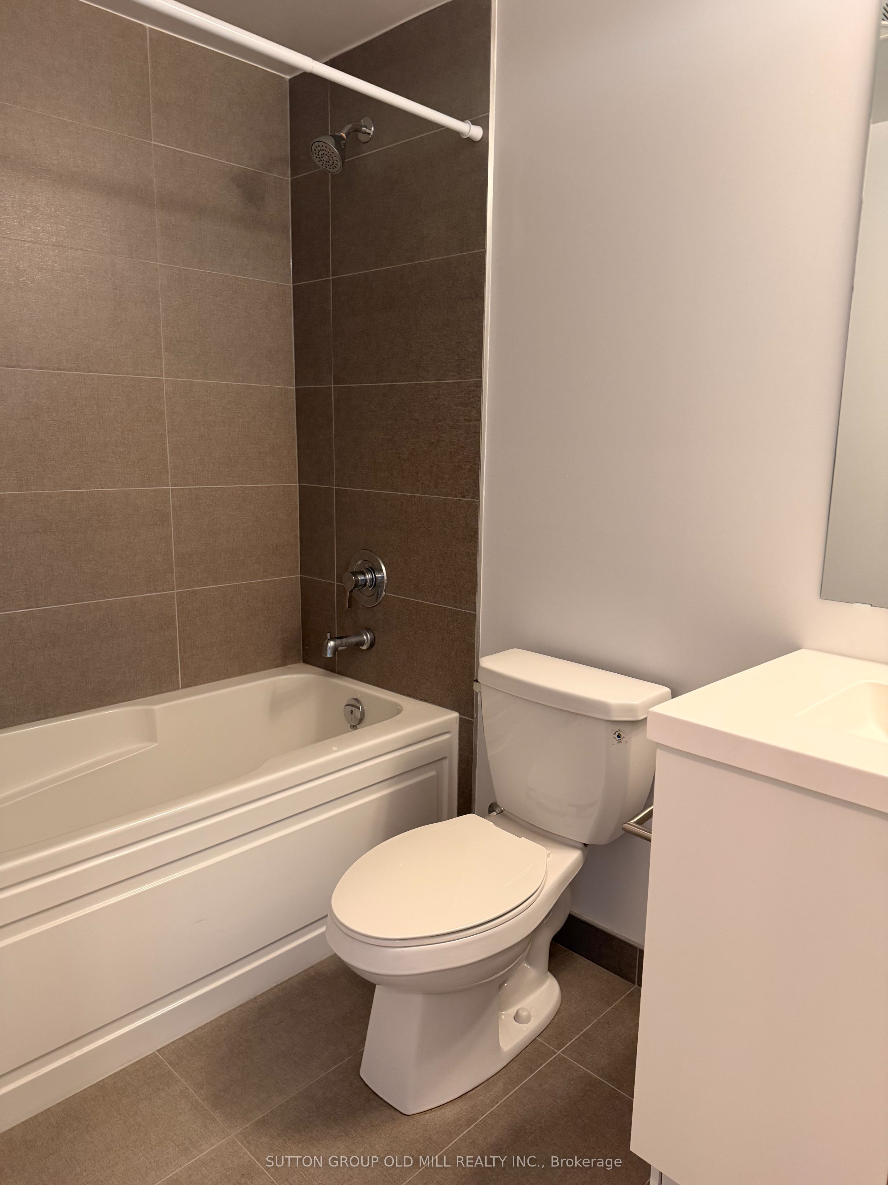 2550 Simcoe Street N 2109, Oshawa, ON L1L 0R5 photo 5