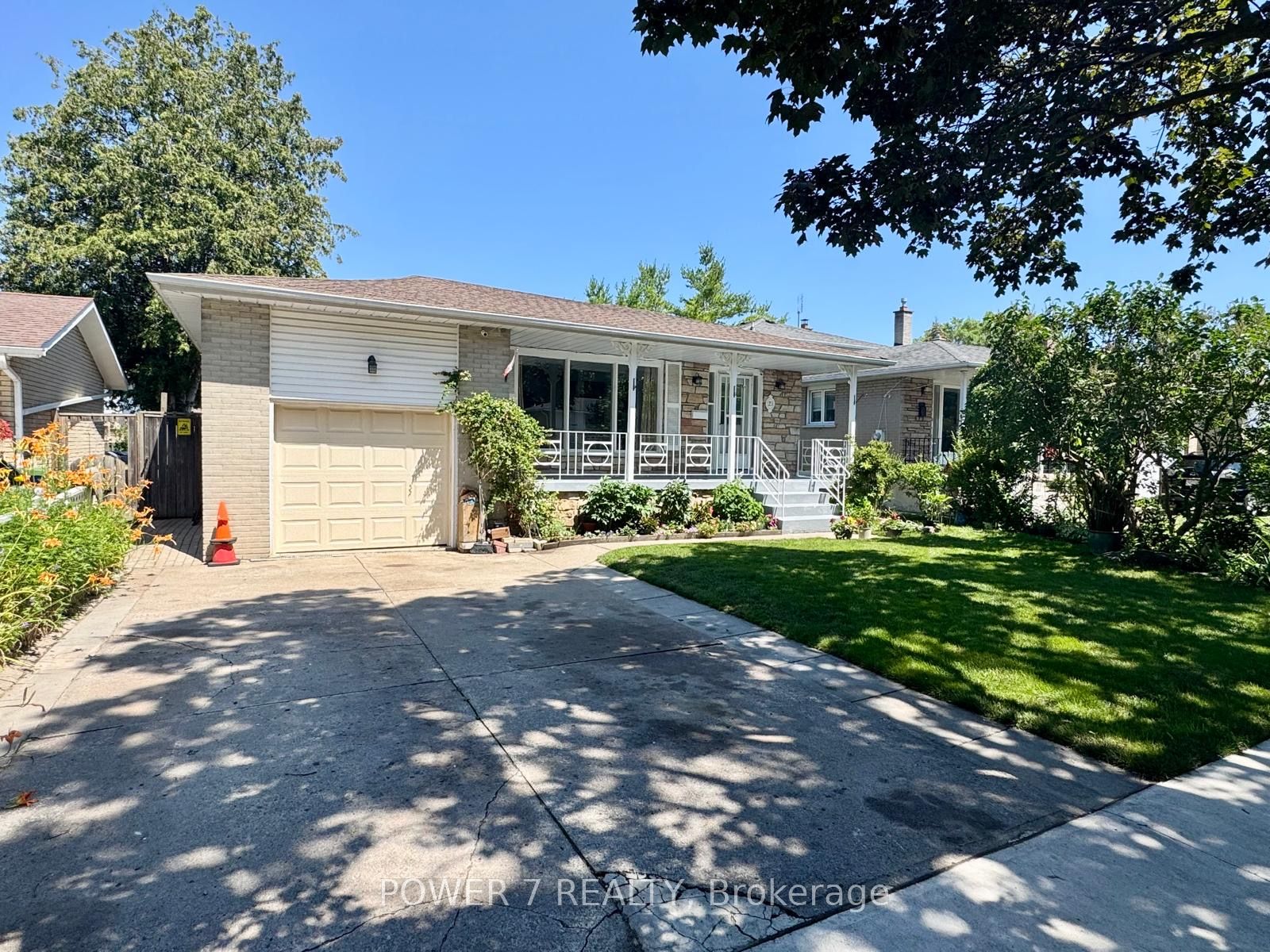 23 Donnacona Crescent, Toronto, ON M1E 3P8 photo 2