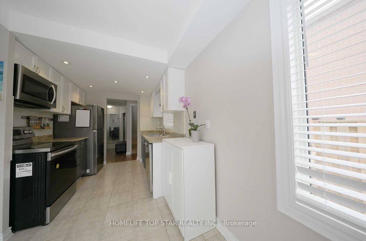 32 Millington Crescent, Ajax, ON L1T 1R3 photo 4