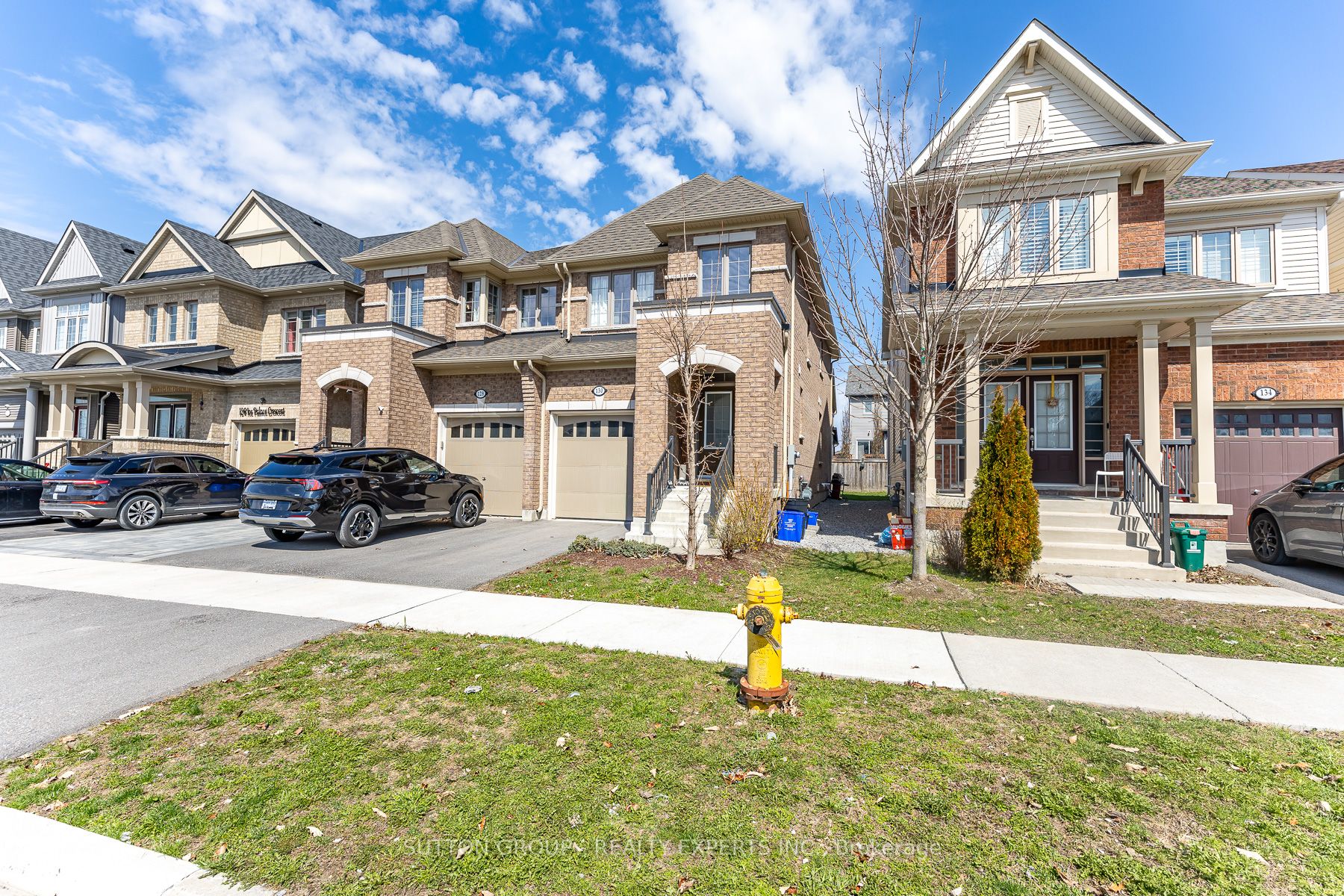 130 Ice Palace Crescent, Oshawa, ON L1H 7K4 photo 2