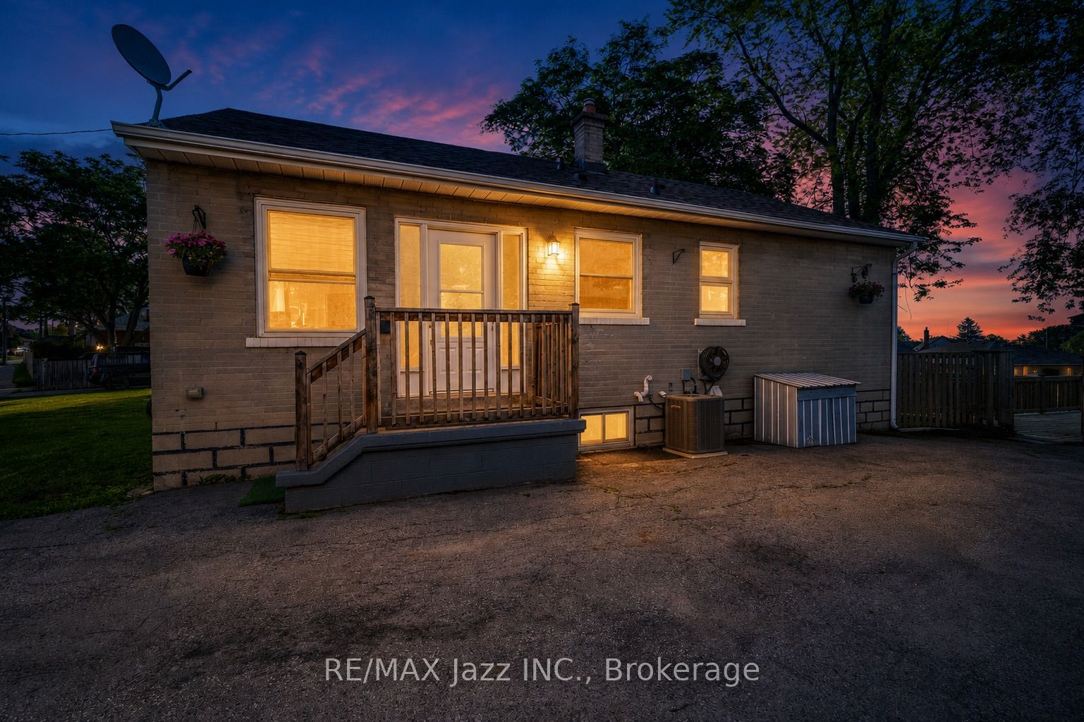 81 Wellington Avenue W, Oshawa, ON L1H 3X8 photo 2