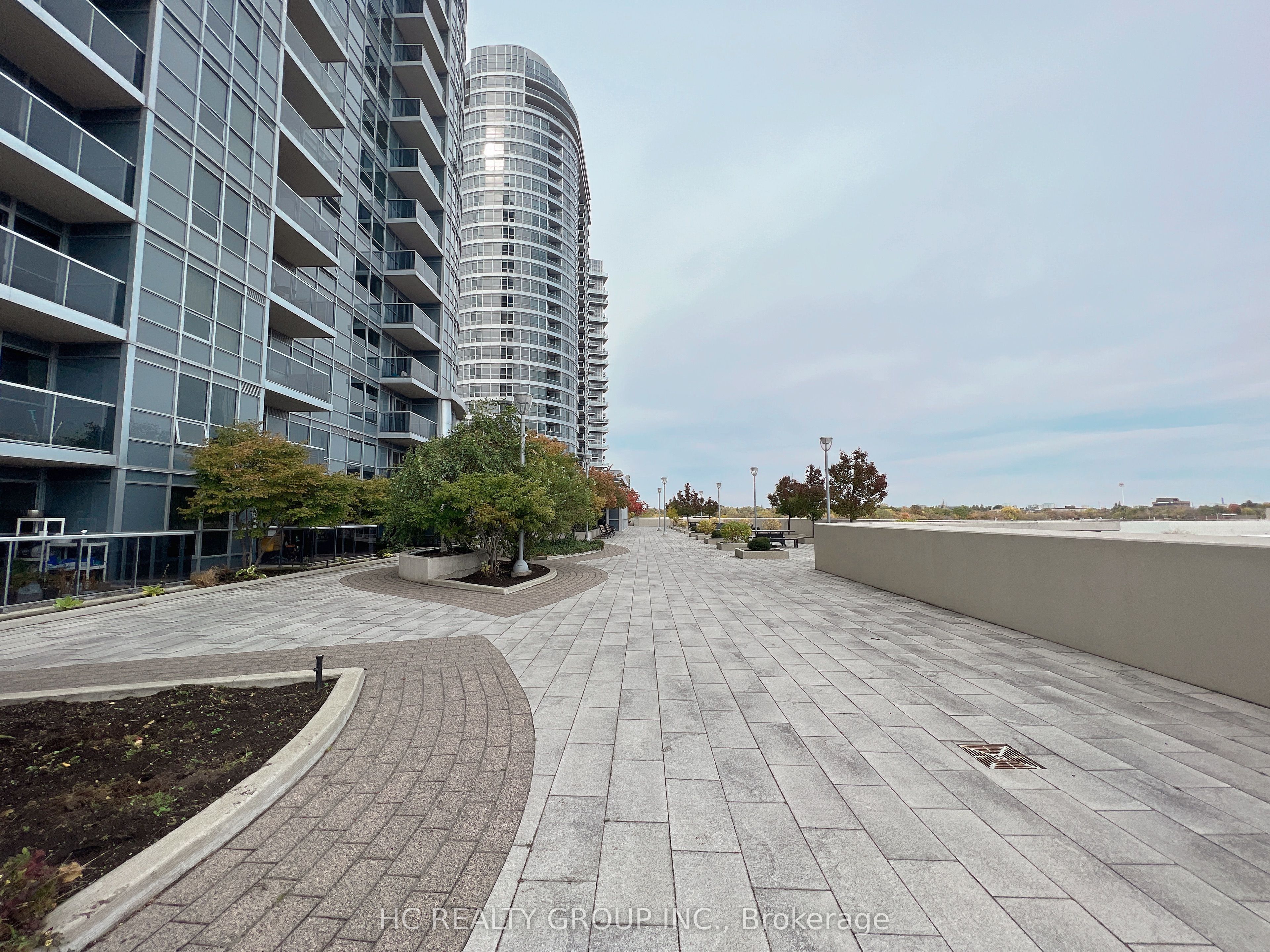 151 Village Green Square 1107, Toronto, ON M1S 0K5 photo 2