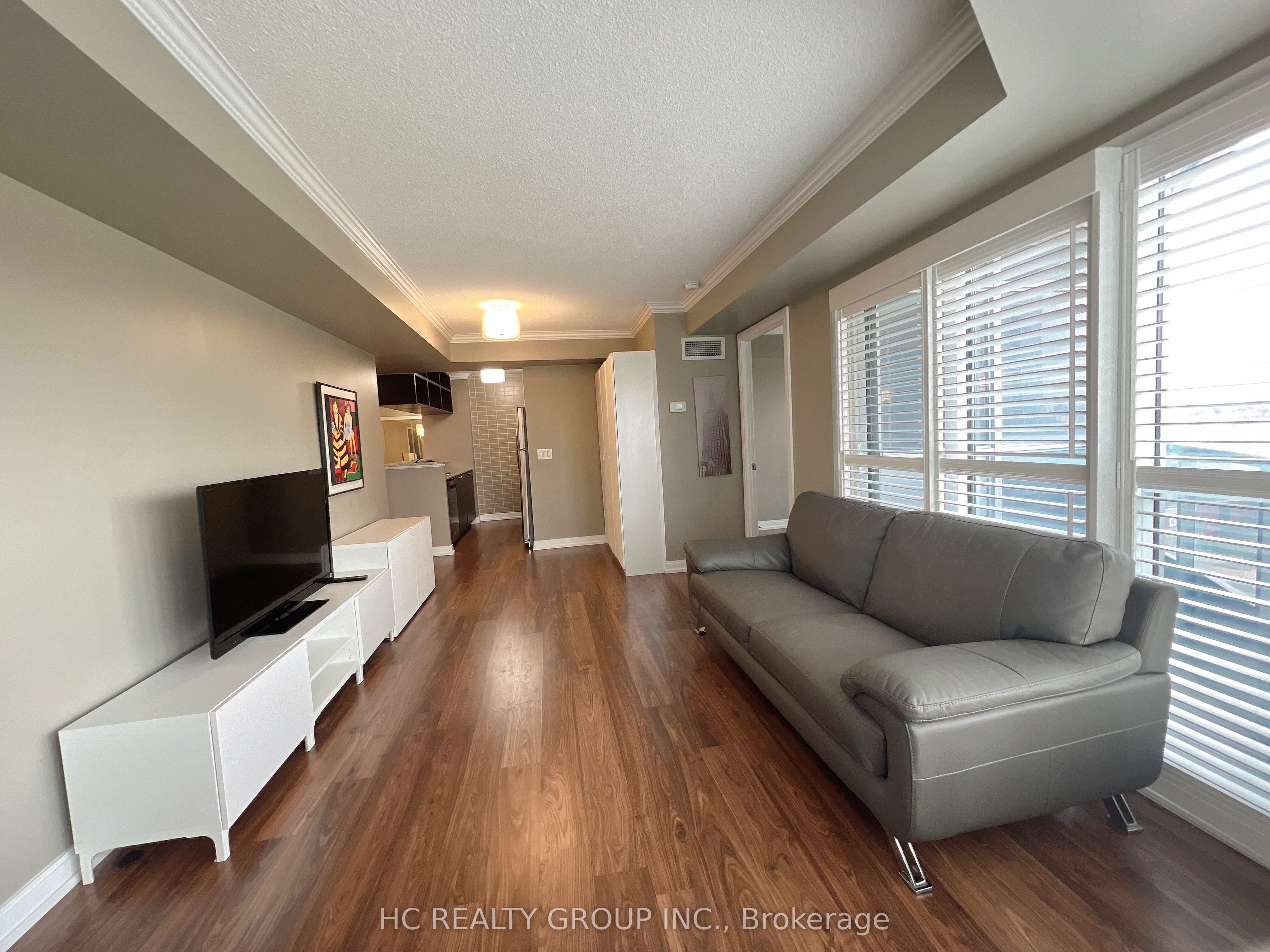 151 Village Green Square 1107, Toronto, ON M1S 0K5 photo 3