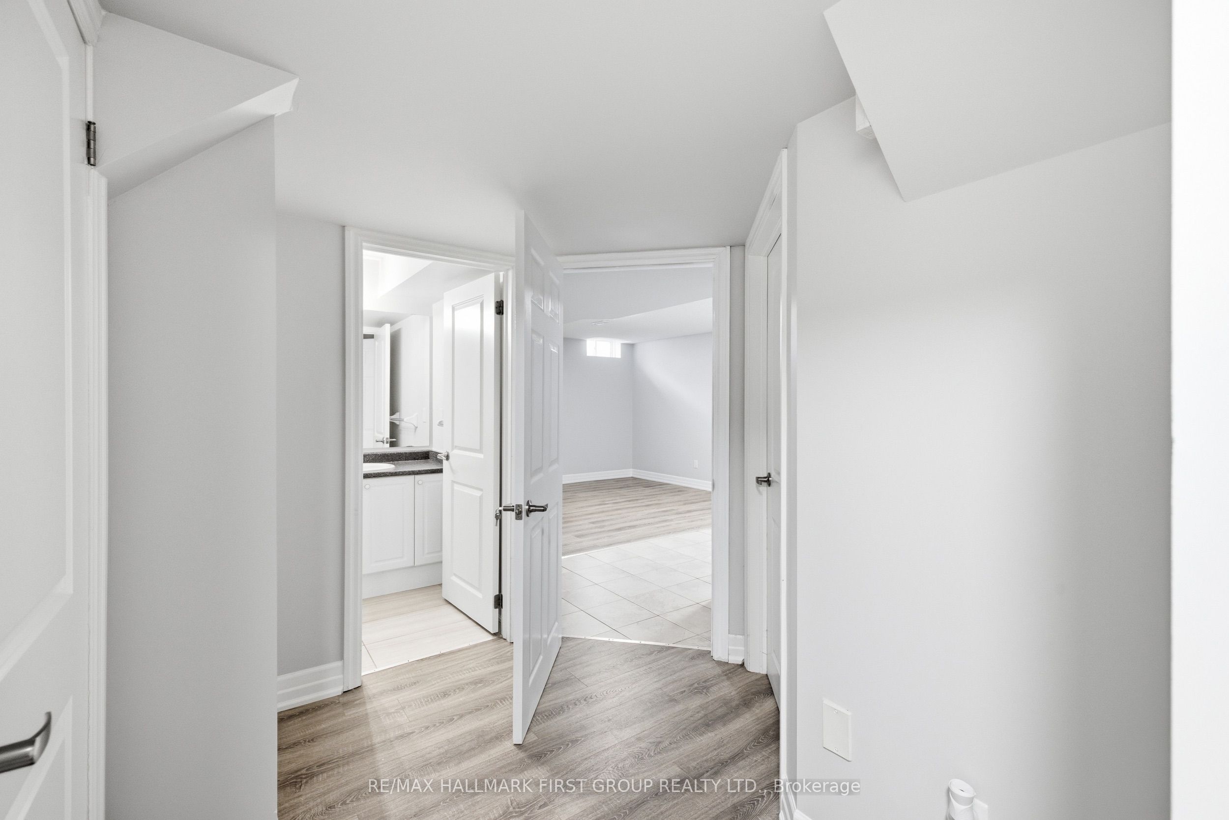 527 Halo Street, Oshawa, ON L1L 0H9 photo 4