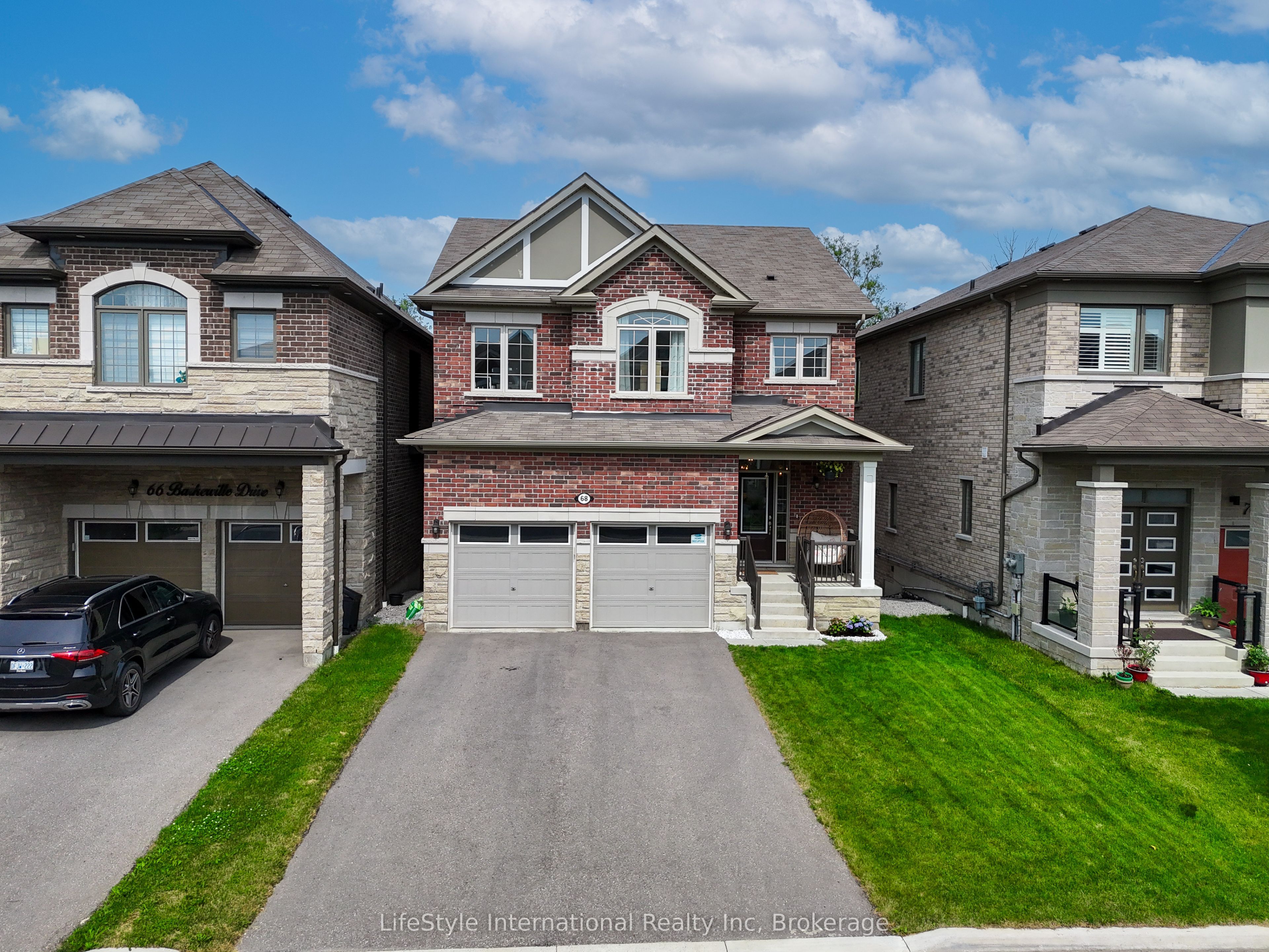 68 Barkerville Drive, Whitby, ON L1P 0L8
