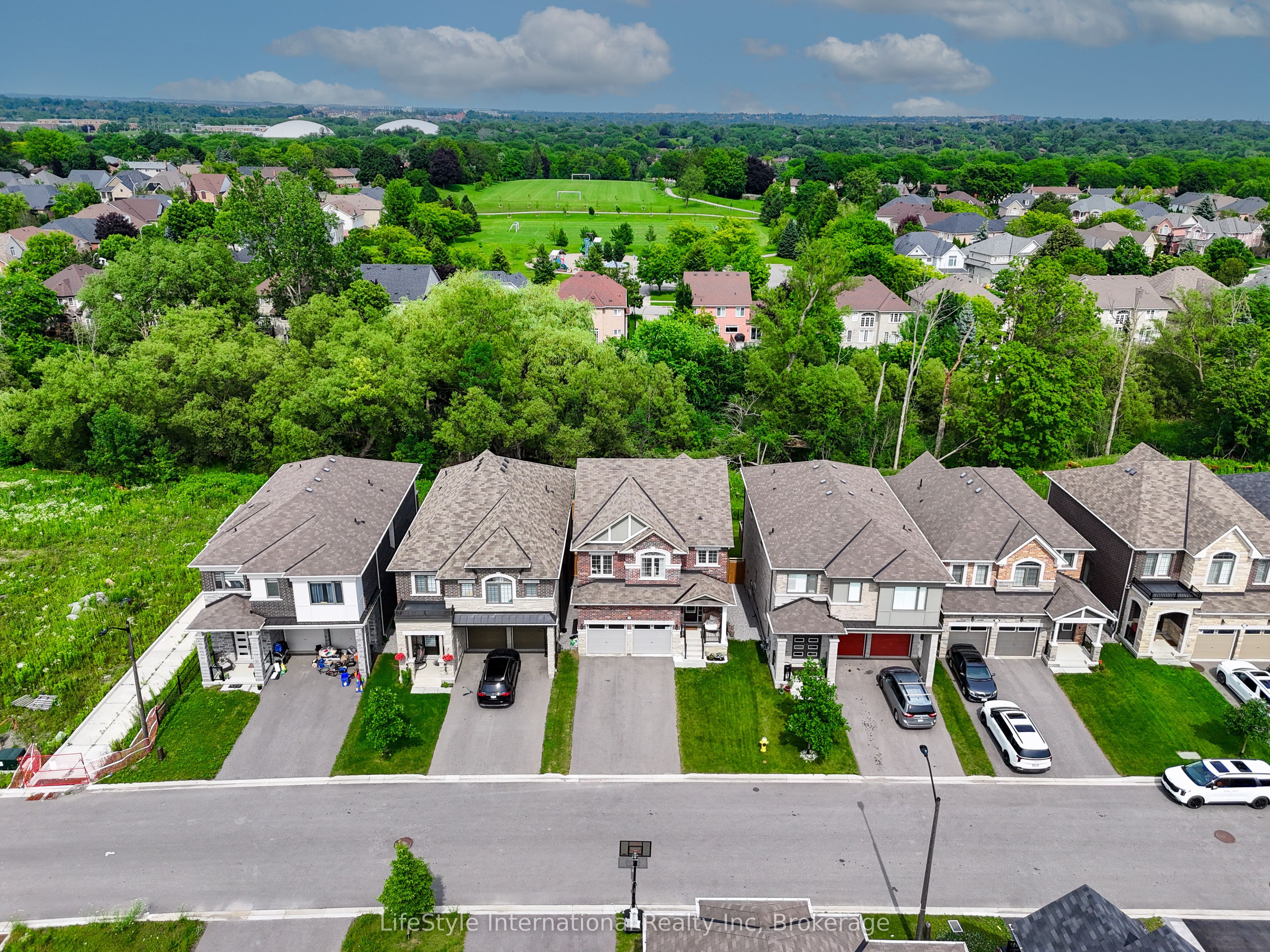68 Barkerville Drive, Whitby, ON L1P 0L8 photo 4