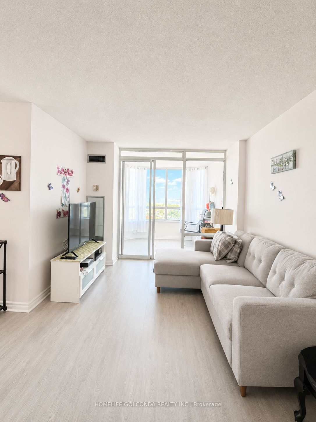 330 Alton Towers Circle 912, Toronto, ON M1V 5H3 photo 3