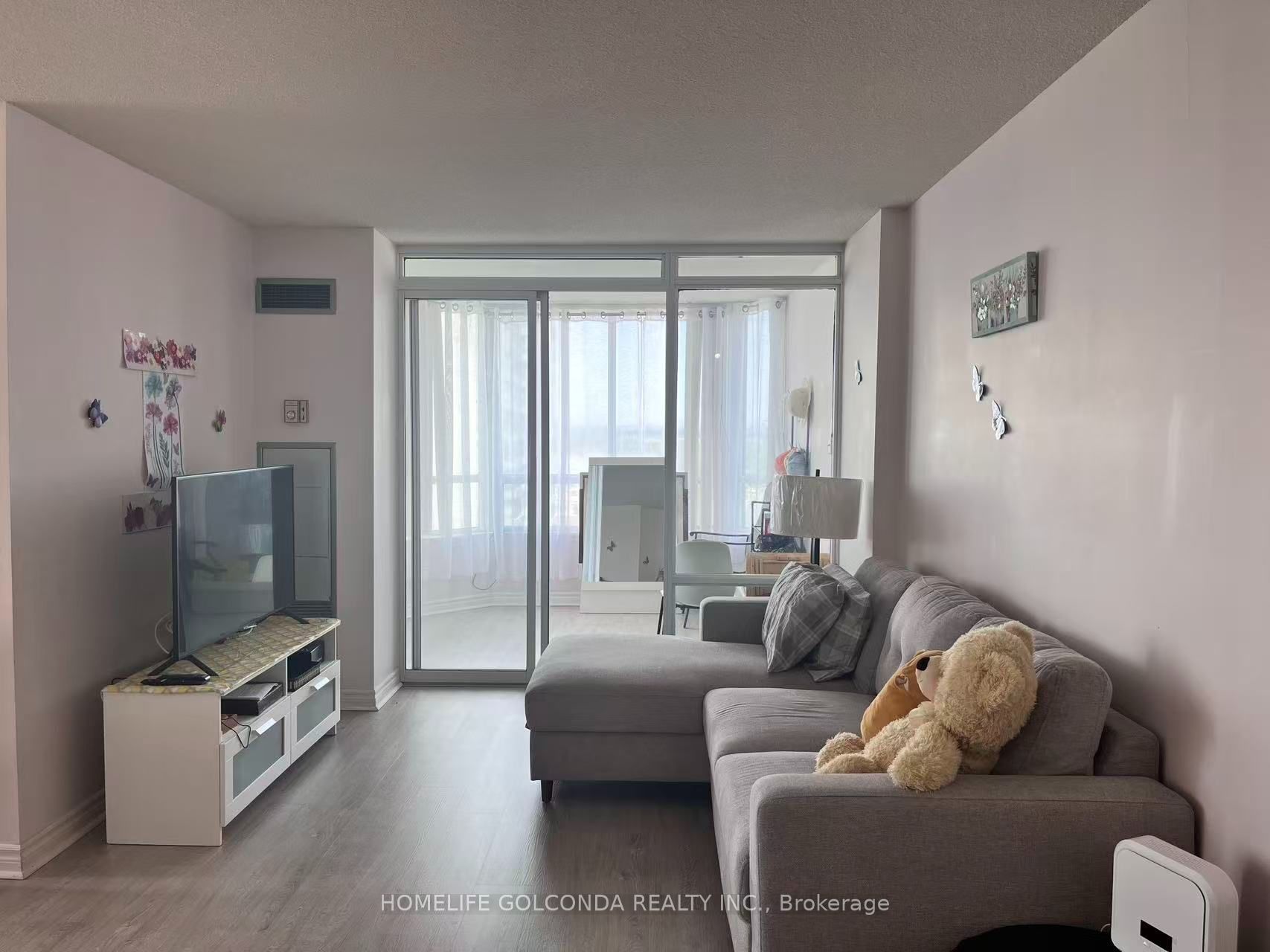 330 Alton Towers Circle 912, Toronto, ON M1V 5H3 photo 4