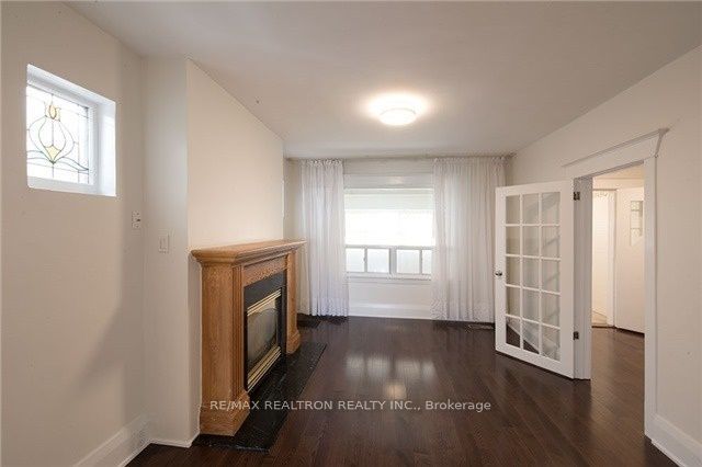 118 Chatham Avenue, Toronto, ON M4J 1K7 photo 4