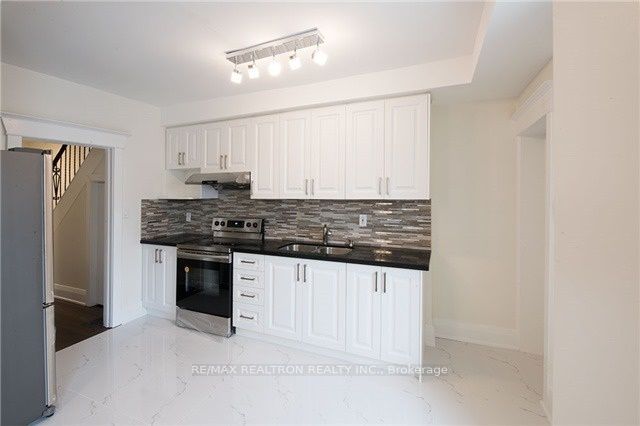 118 Chatham Avenue, Toronto, ON M4J 1K7 photo 5