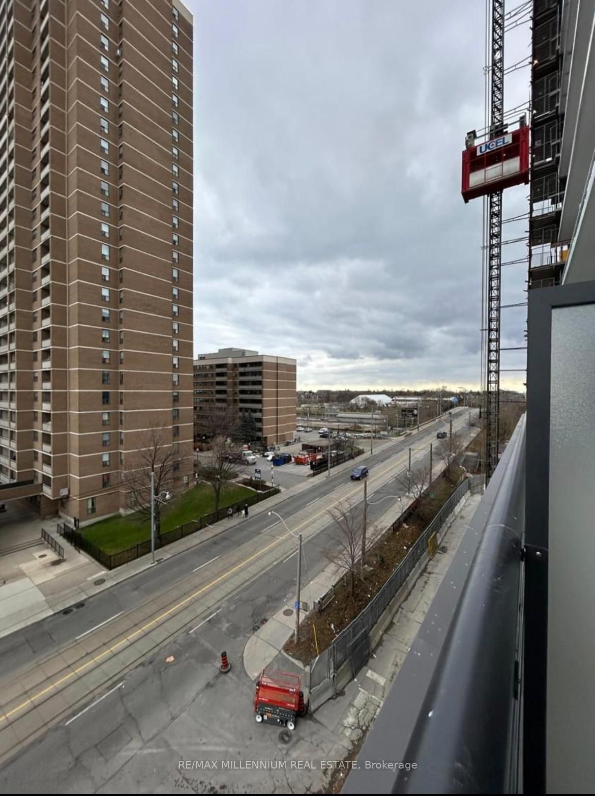 286 Main Street 1601, Toronto, ON M4C 0B3 photo 3