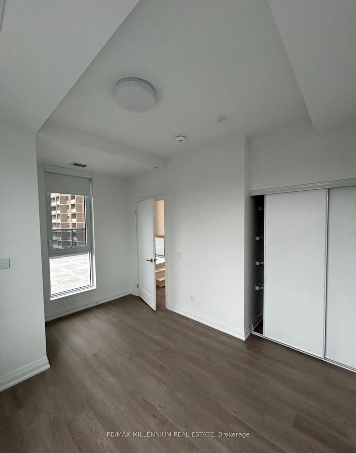 286 Main Street 1601, Toronto, ON M4C 0B3 photo 4