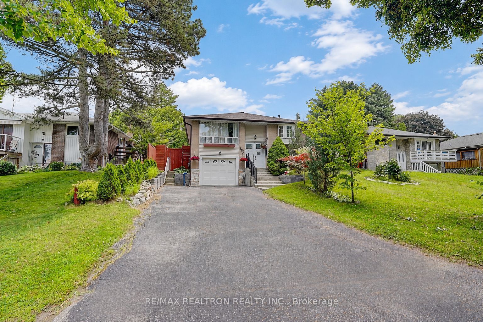 583 Pinewood Street, Oshawa, ON L1G 2S2 photo 2