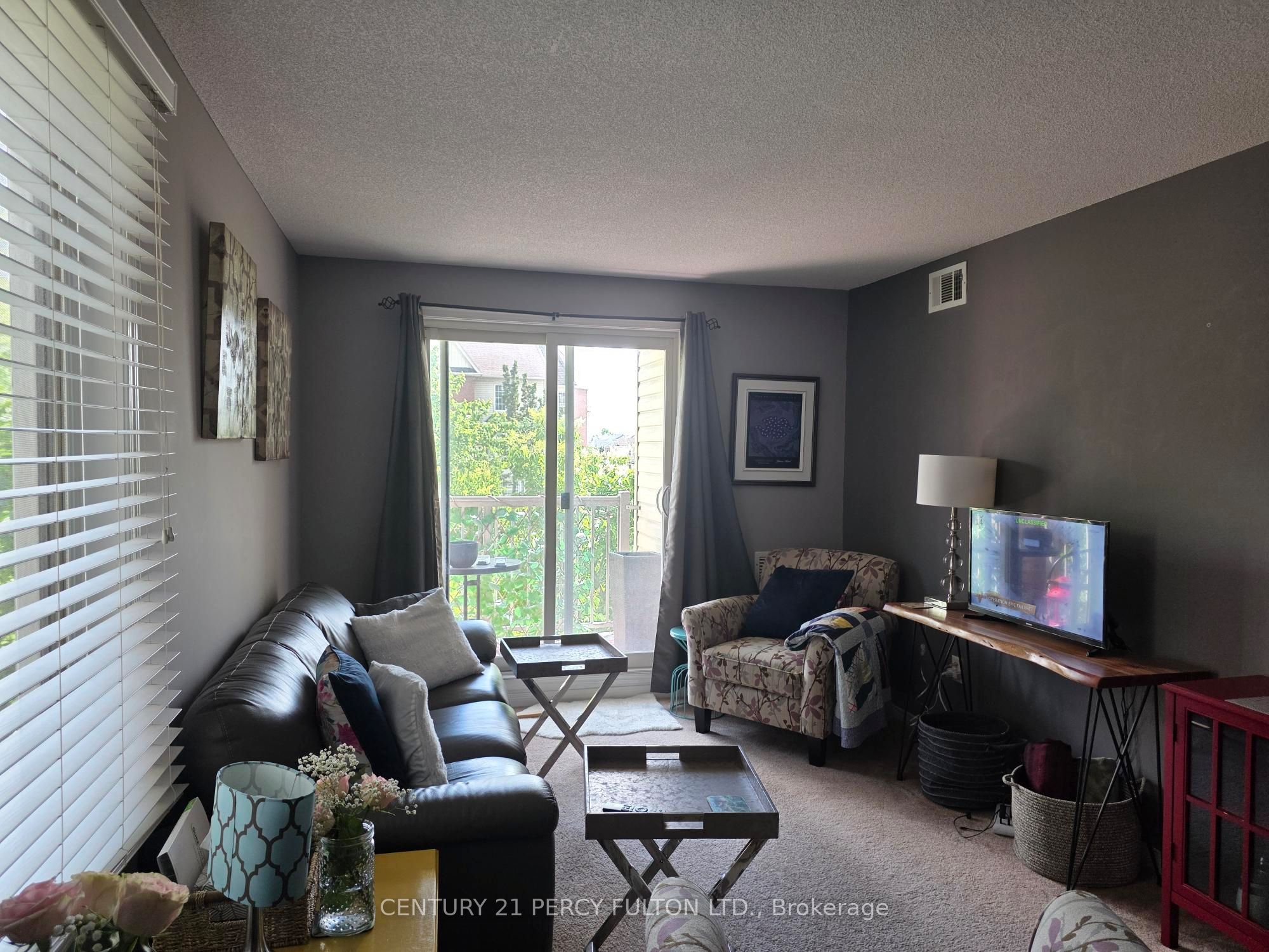 27 Petra Way 2, Whitby, ON L1R 0A5 photo 3
