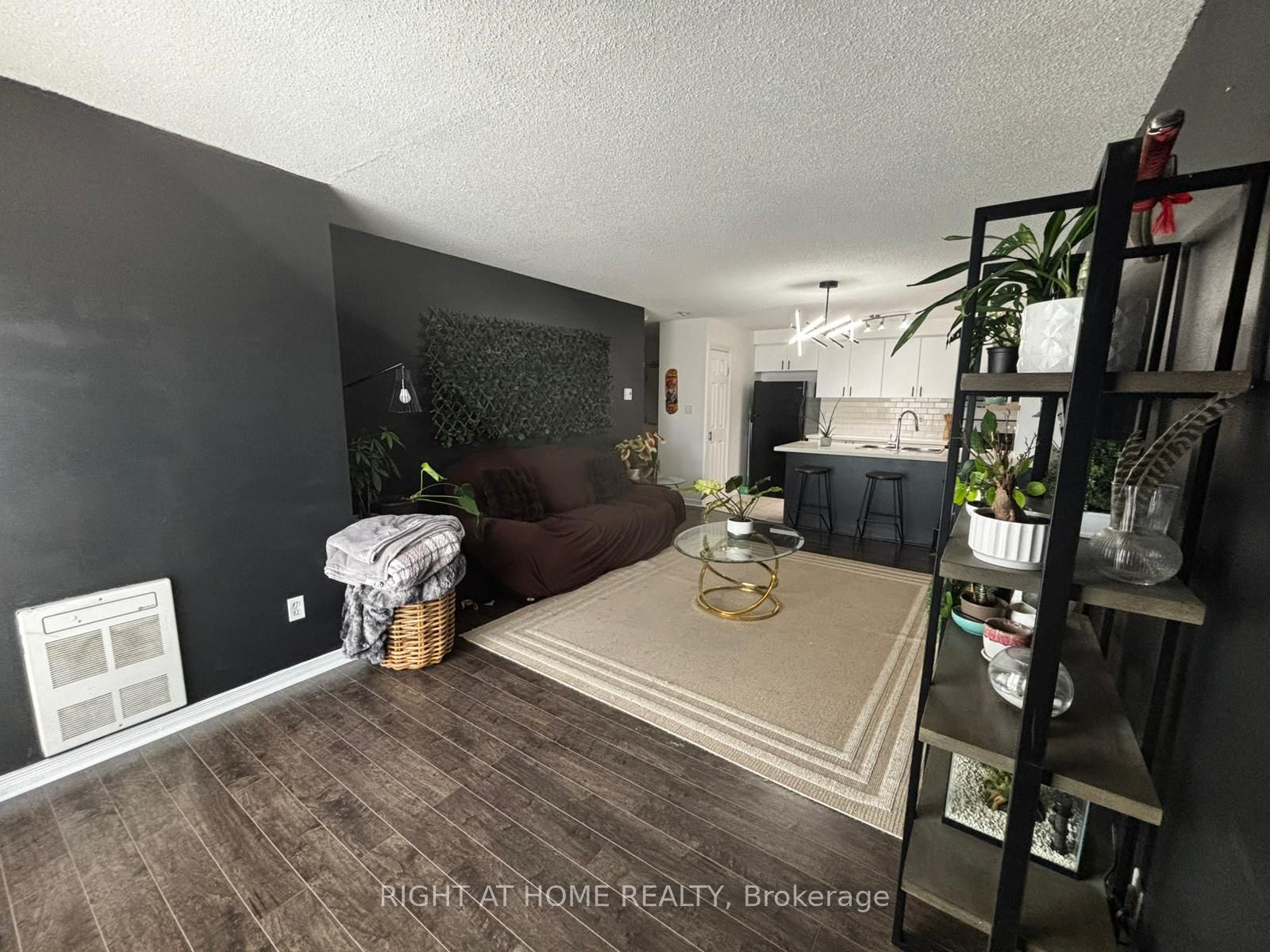 91 Aspen Springs Drive 302, Clarington, ON L1C 5J9 photo 5