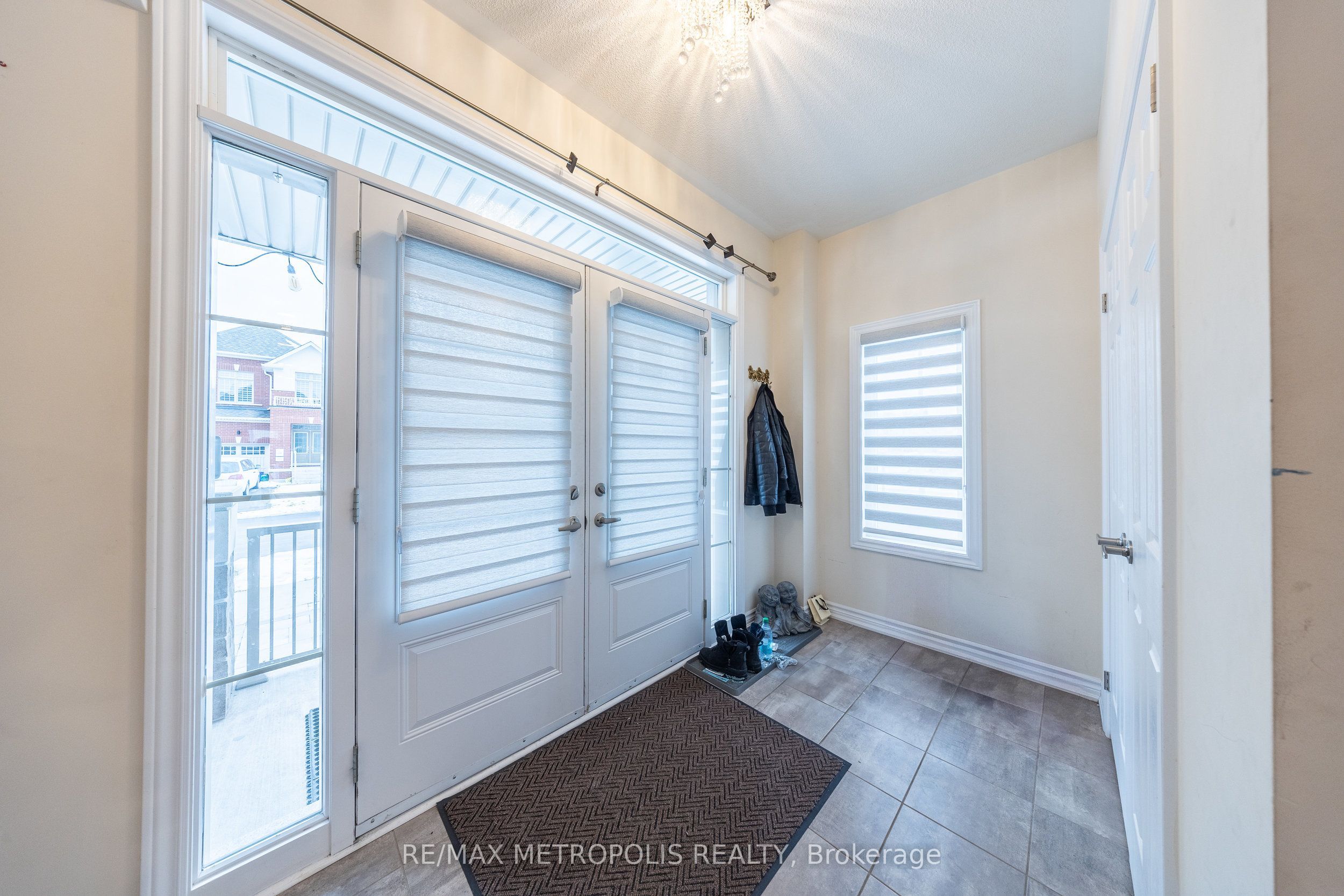 217 Ronald Guscott Street Main, Oshawa, ON L1K 3G3 photo 4