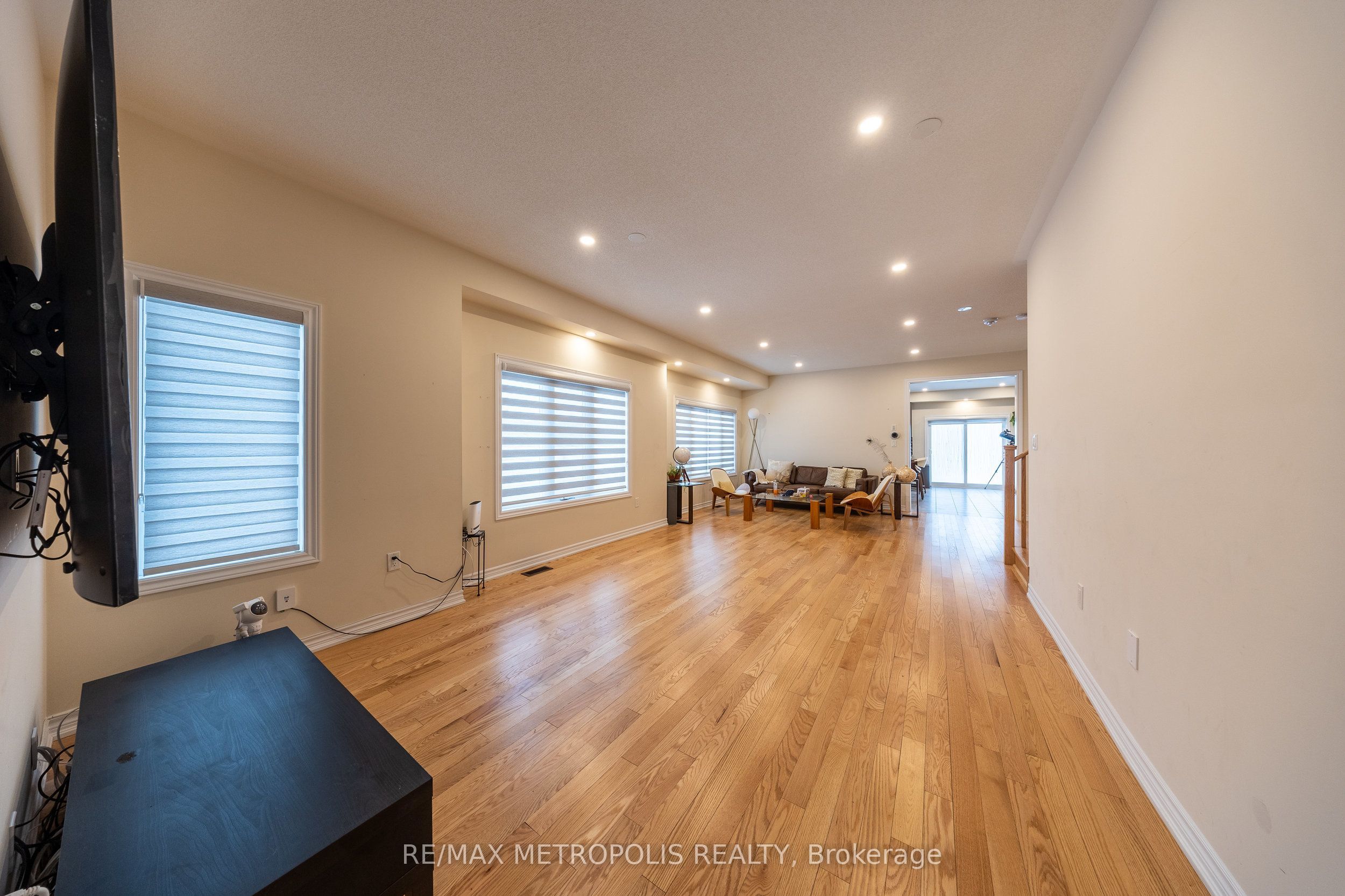 217 Ronald Guscott Street Main, Oshawa, ON L1K 3G3 photo 5