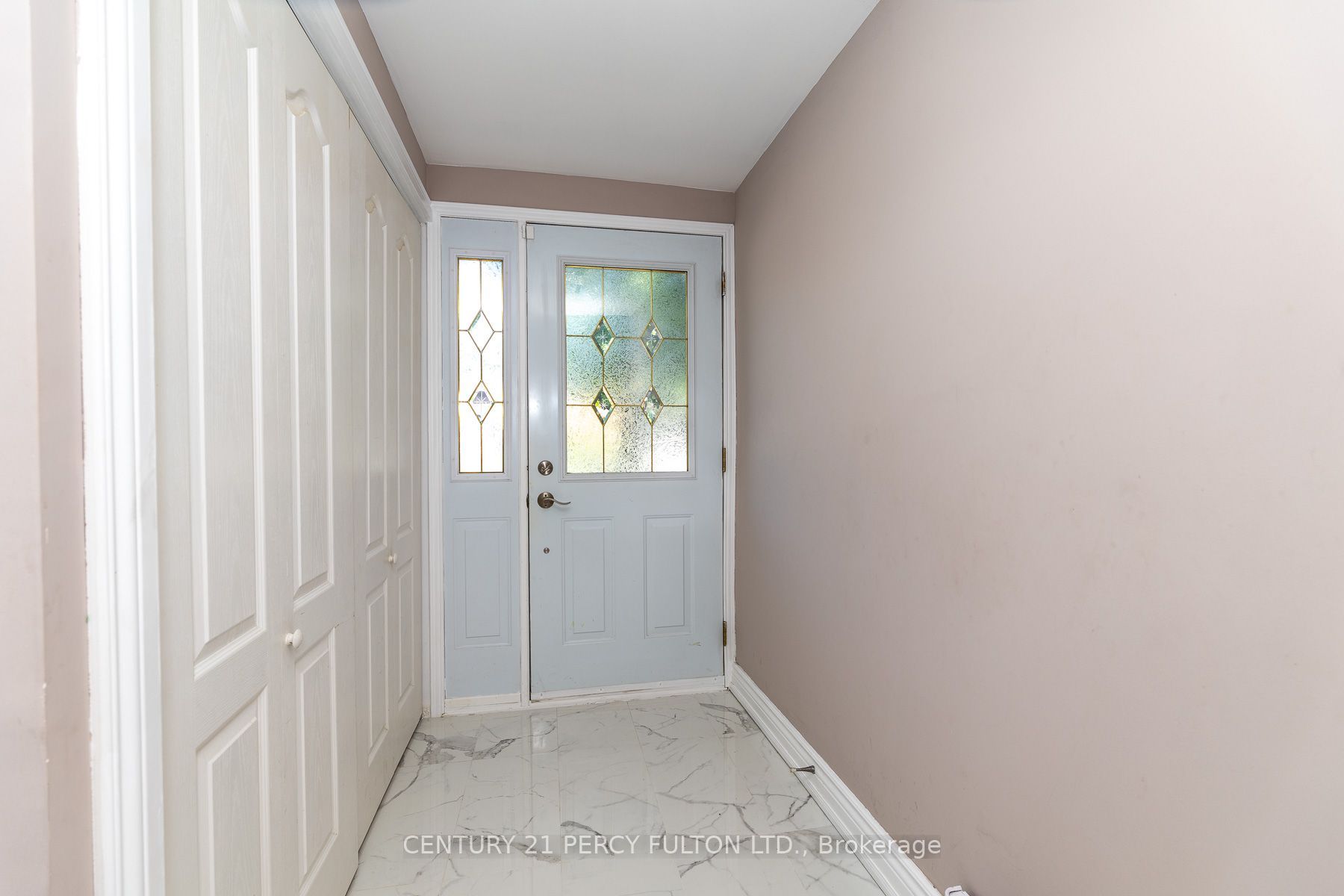 350 Camelot Court 38, Oshawa, ON L1G 6P7 photo 4