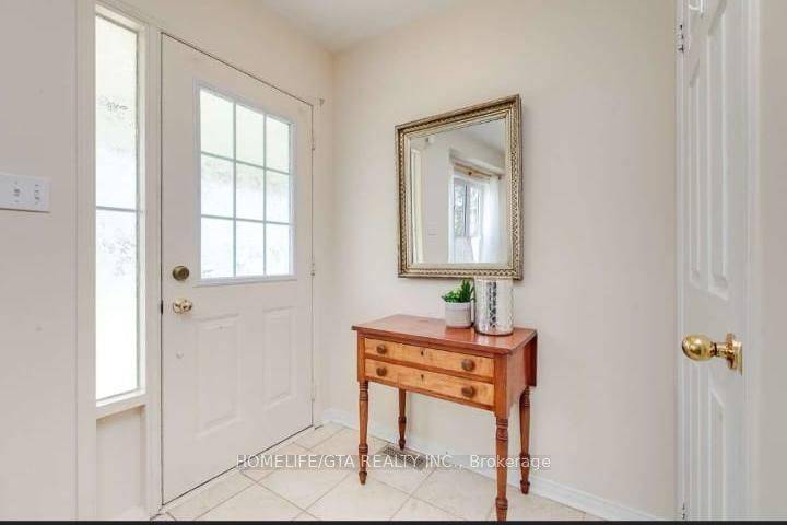 25 Haverhill Crescent, Whitby, ON L1R 3E7 photo 3