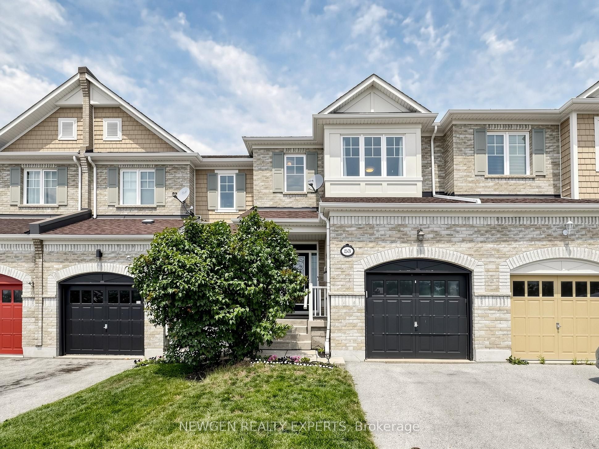 53 Silverwood Circle, Ajax, ON L1Z 0A3