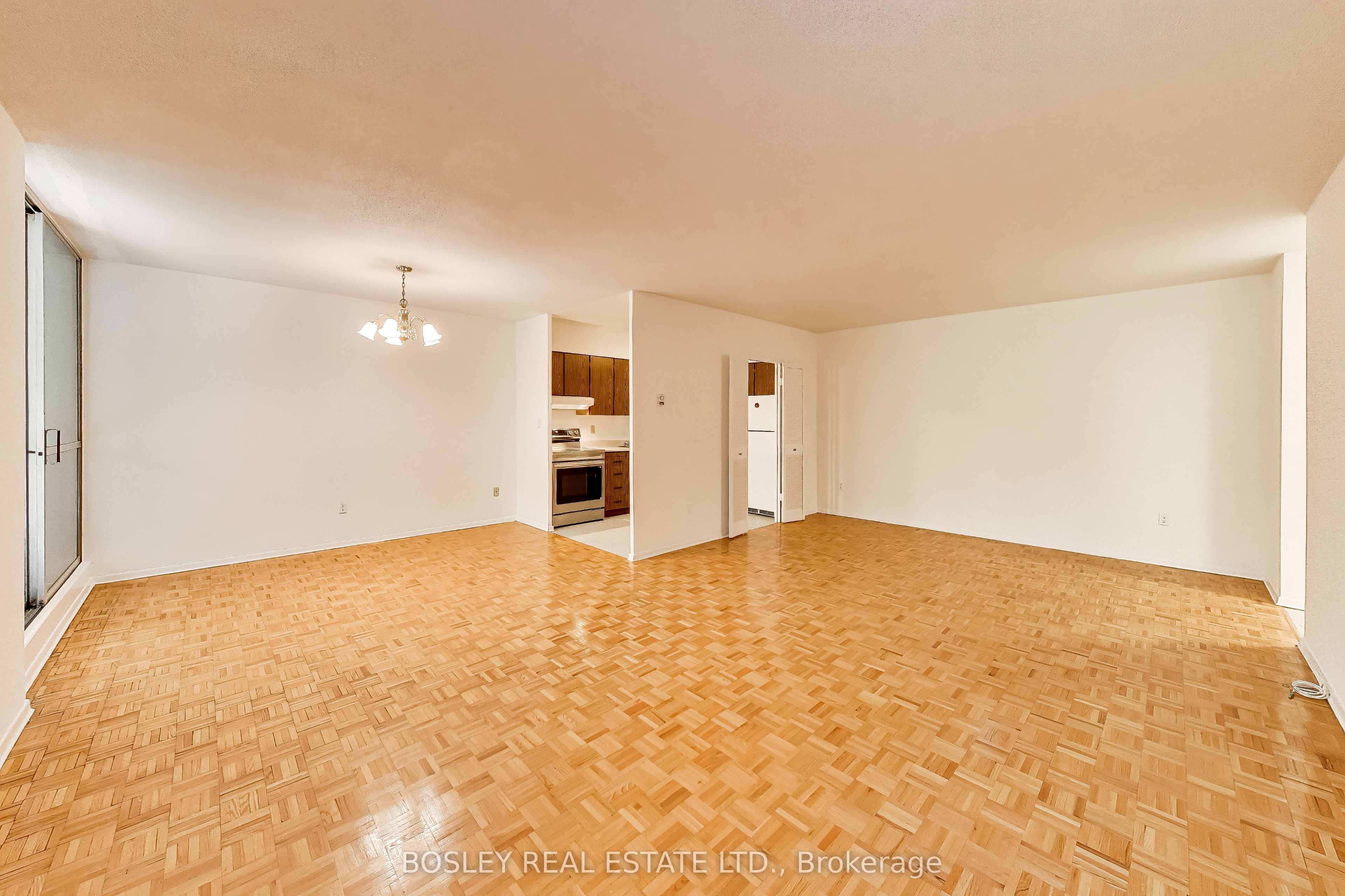 6 Crescent Town Road 302, Toronto, ON M4C 5L3 photo 2