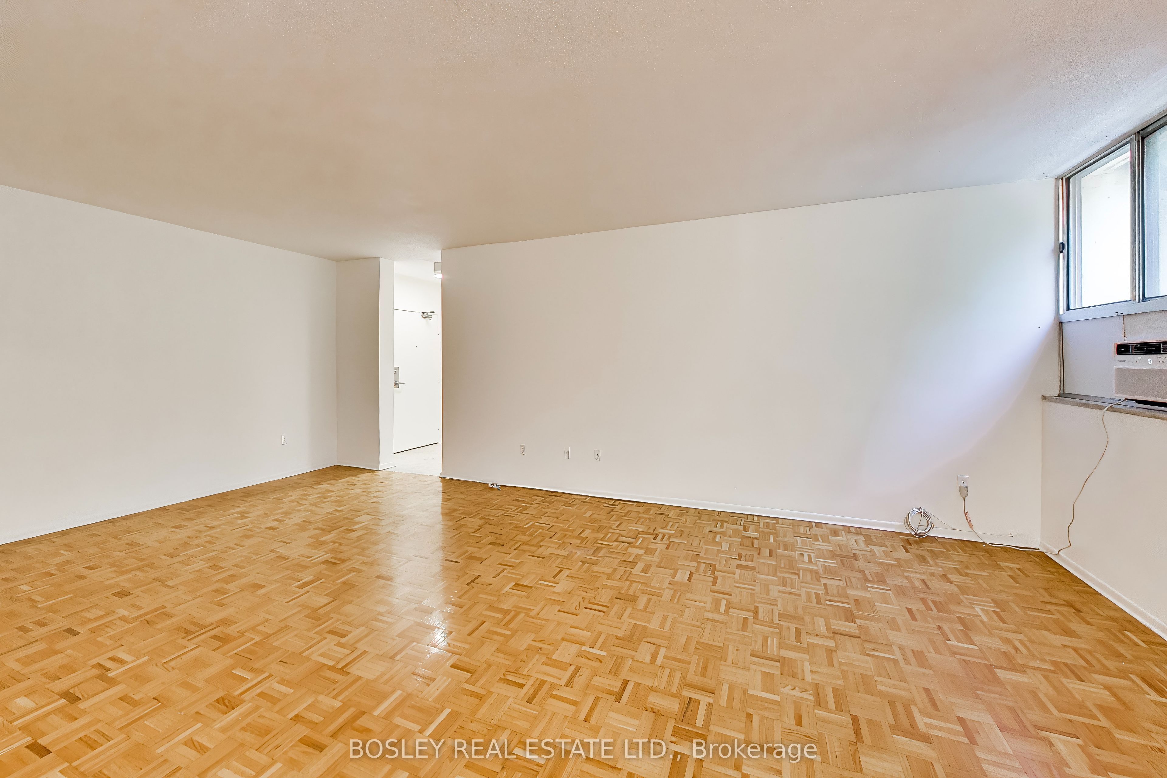 6 Crescent Town Road 302, Toronto, ON M4C 5L3 photo 4