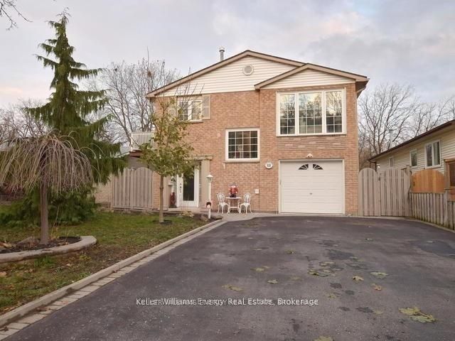 111 Limerick Street, Oshawa, ON L1J 7A8