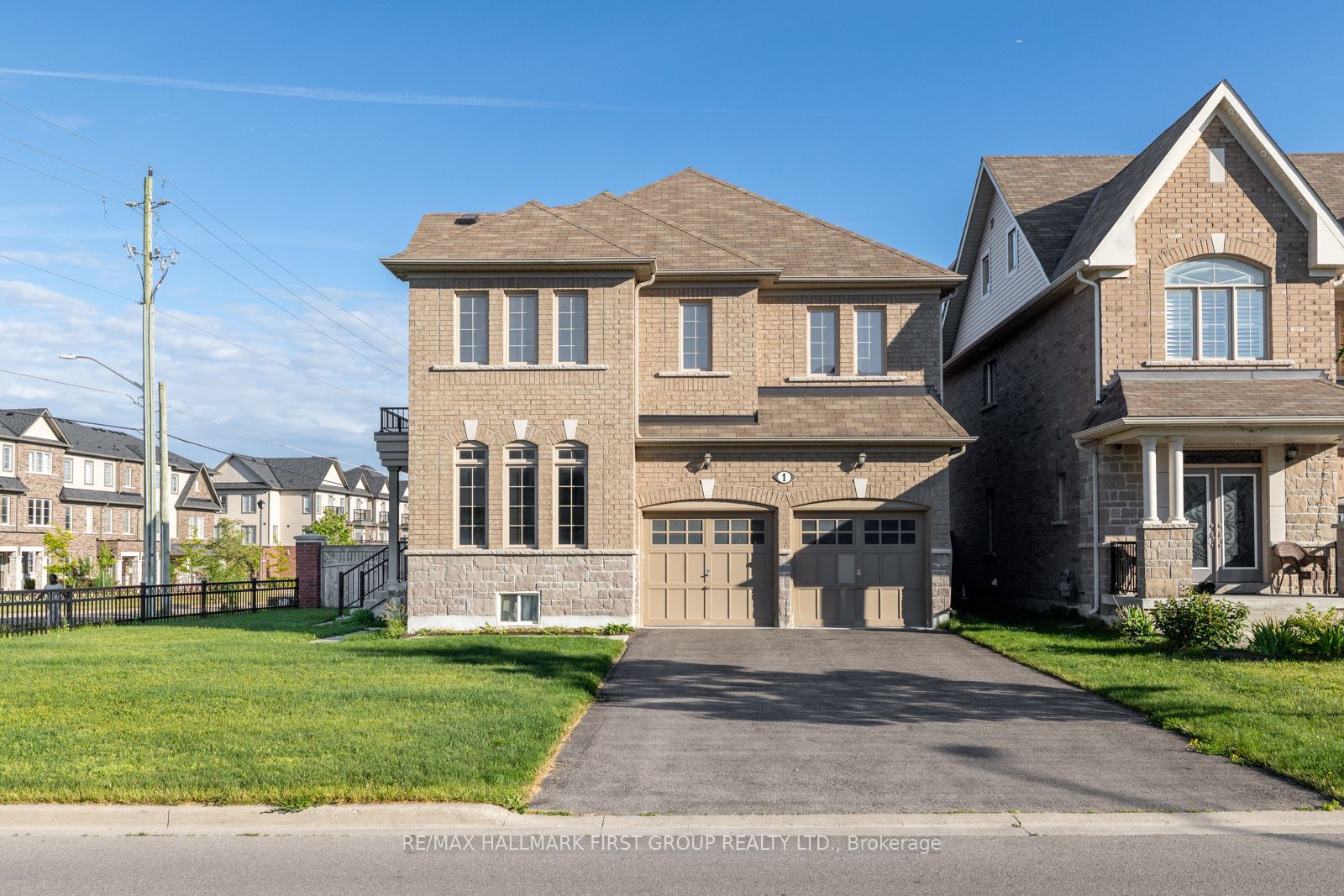 1 Cale Avenue, Clarington, ON L1E 0H5 photo 3