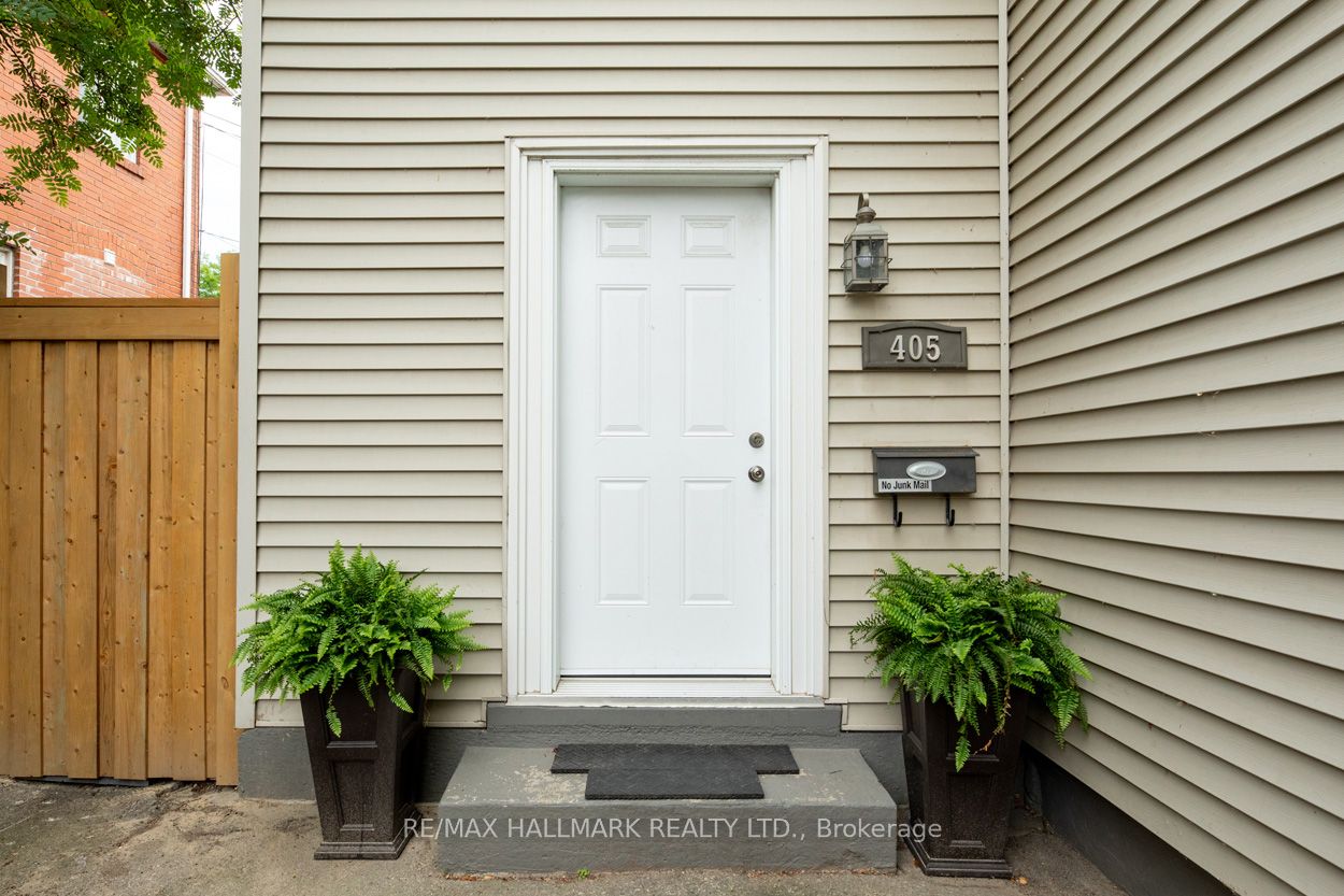 405 Kingston Road Main Floor, Toronto, ON M4L 1V1 photo 2