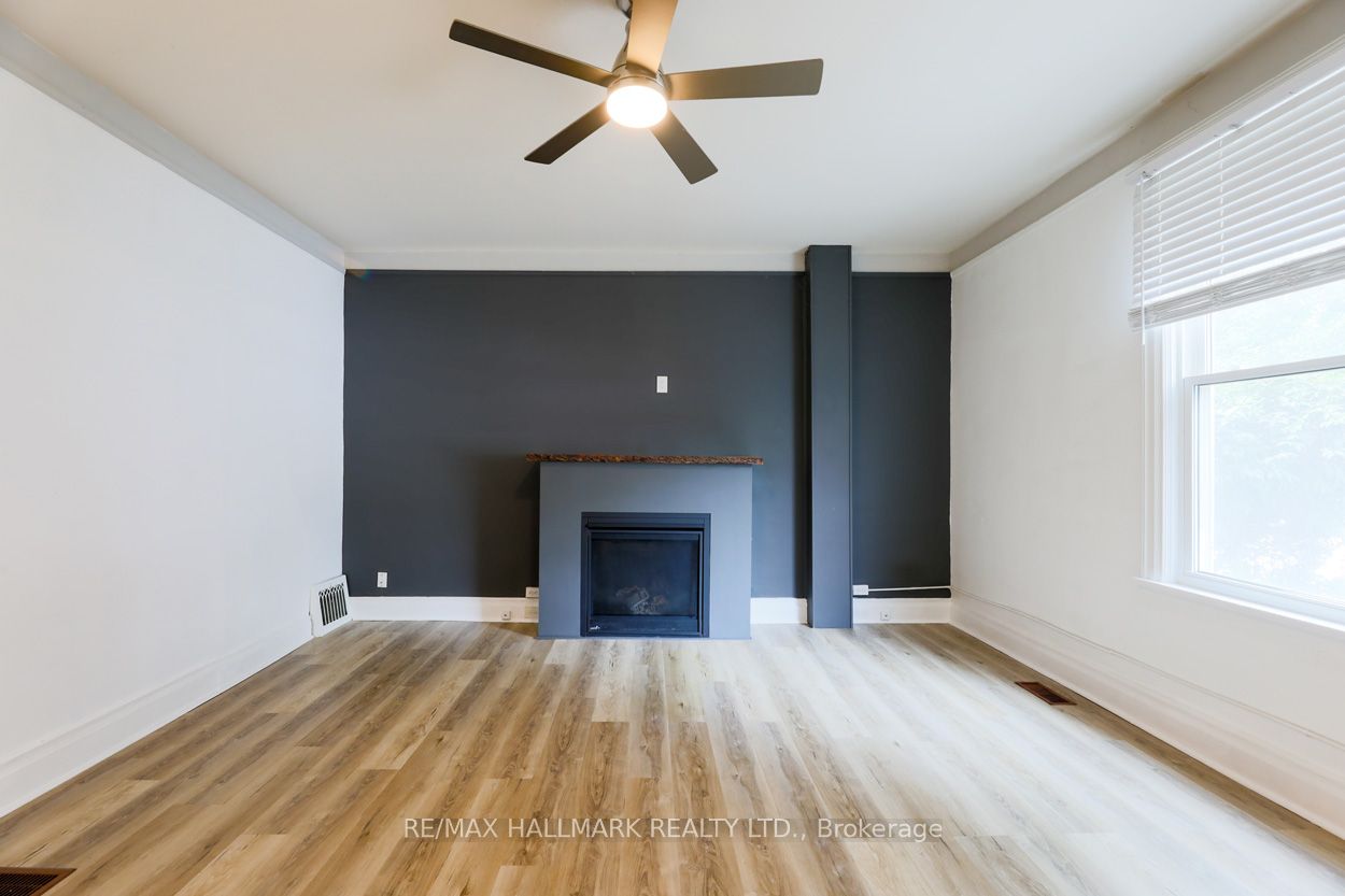 405 Kingston Road Main Floor, Toronto, ON M4L 1V1 photo 3
