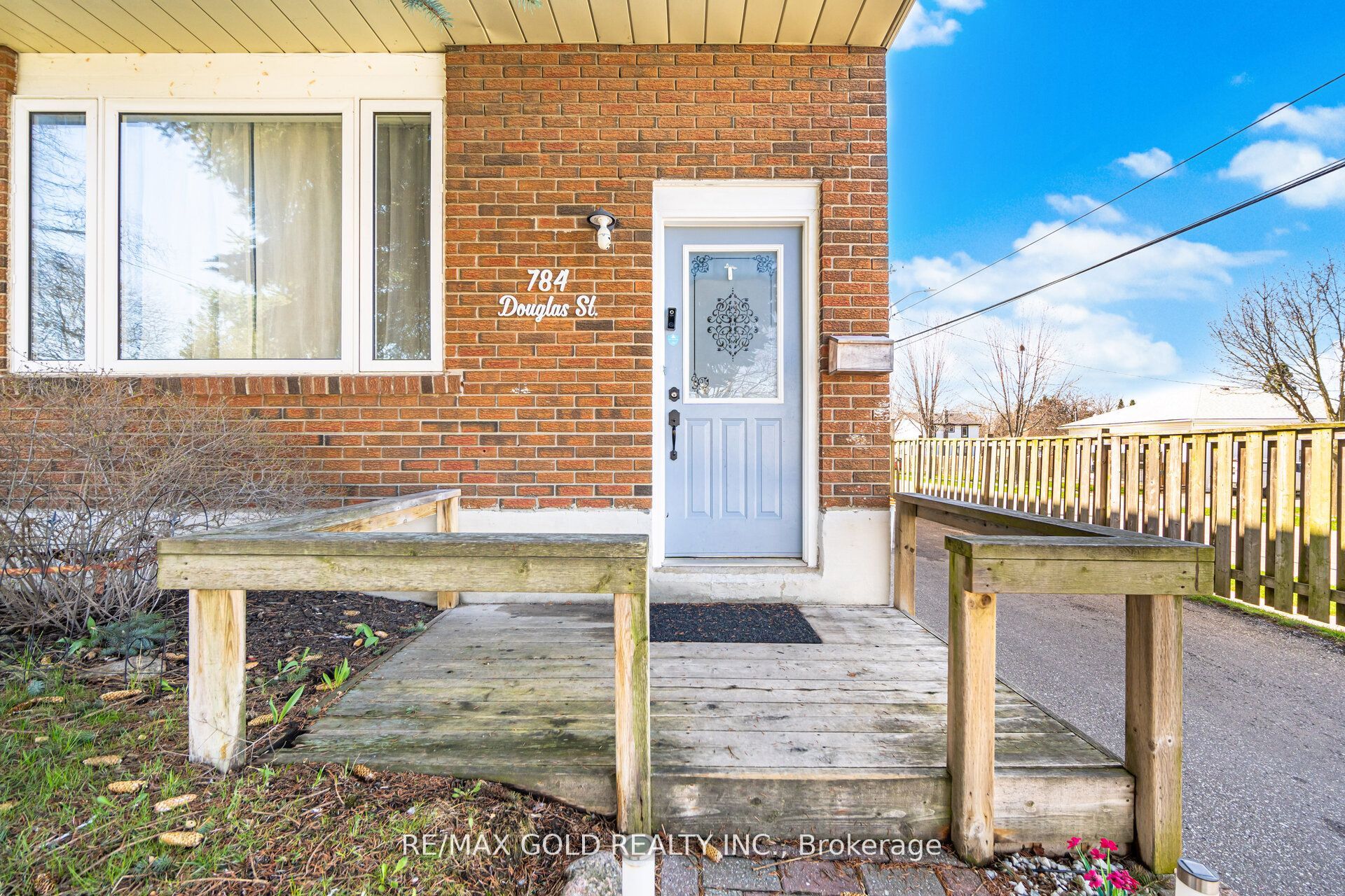 784 Douglas Street, Oshawa, ON L1H 5C9 photo 4