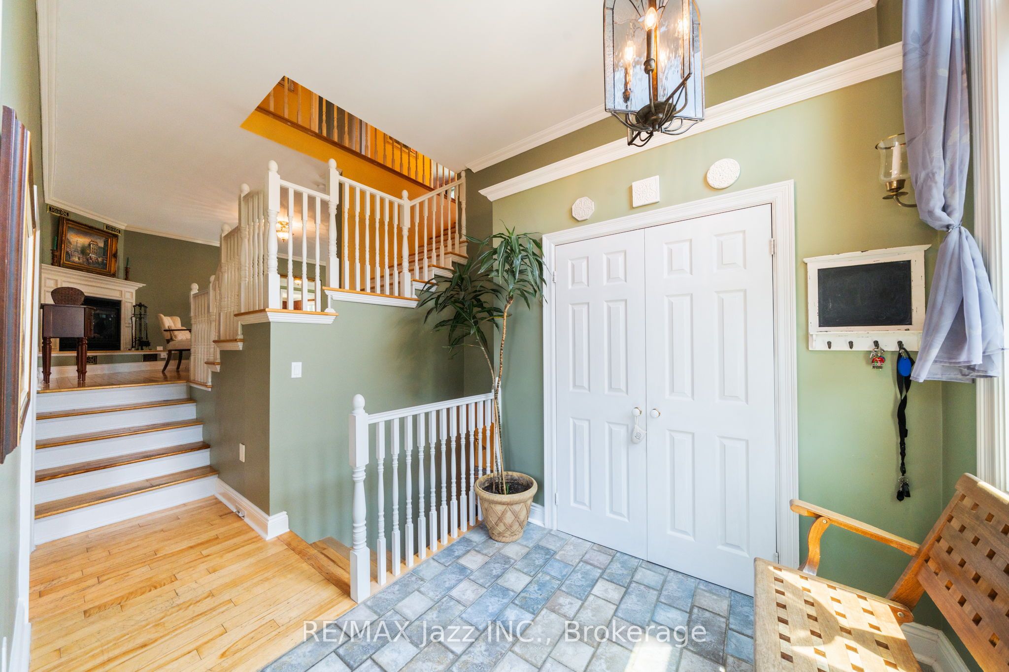 917 Byron Street N, Whitby, ON L1N 4P2 photo 4