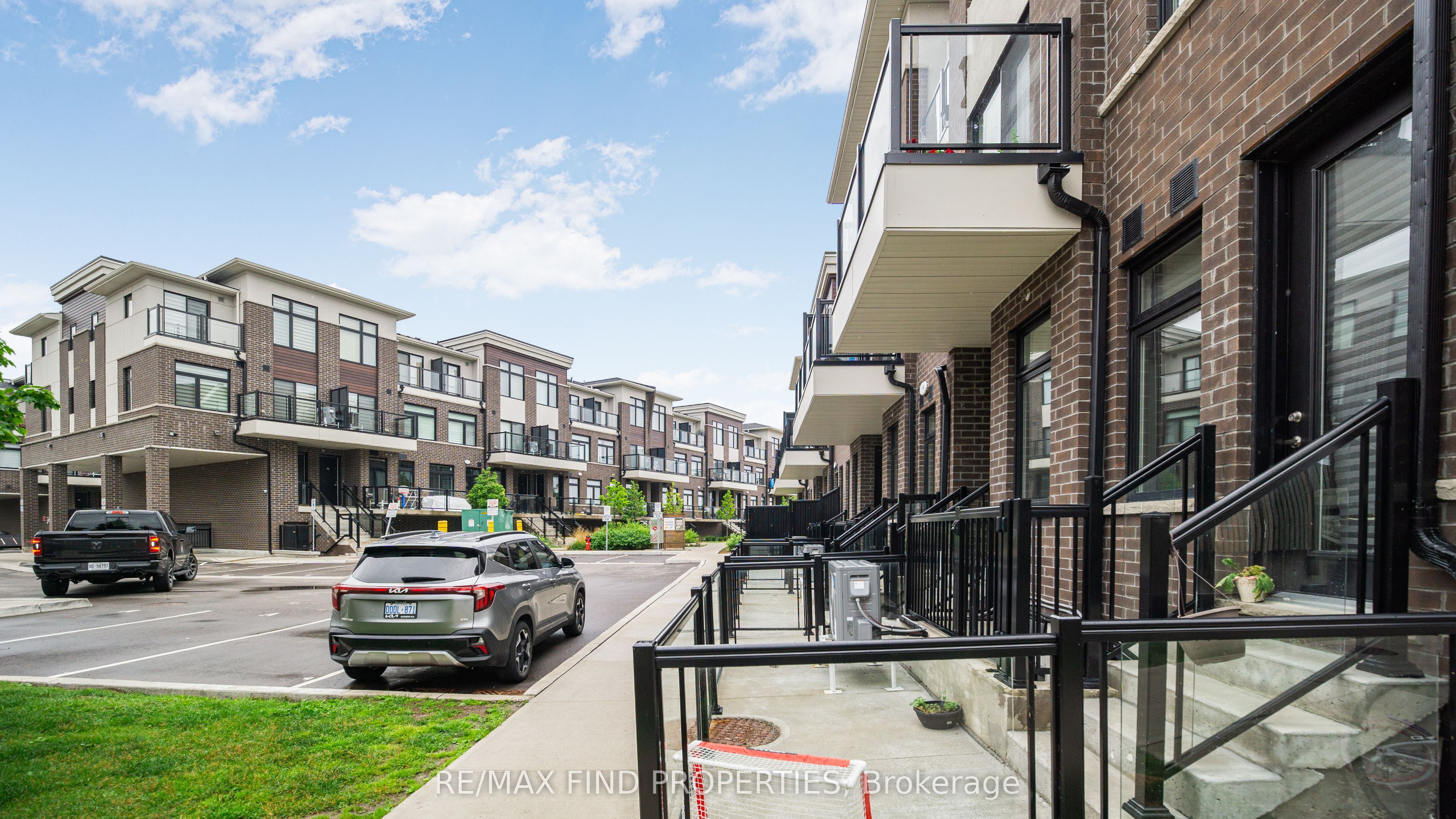 755 Omega Drive 301, Pickering, ON L1V 0H1 photo 4