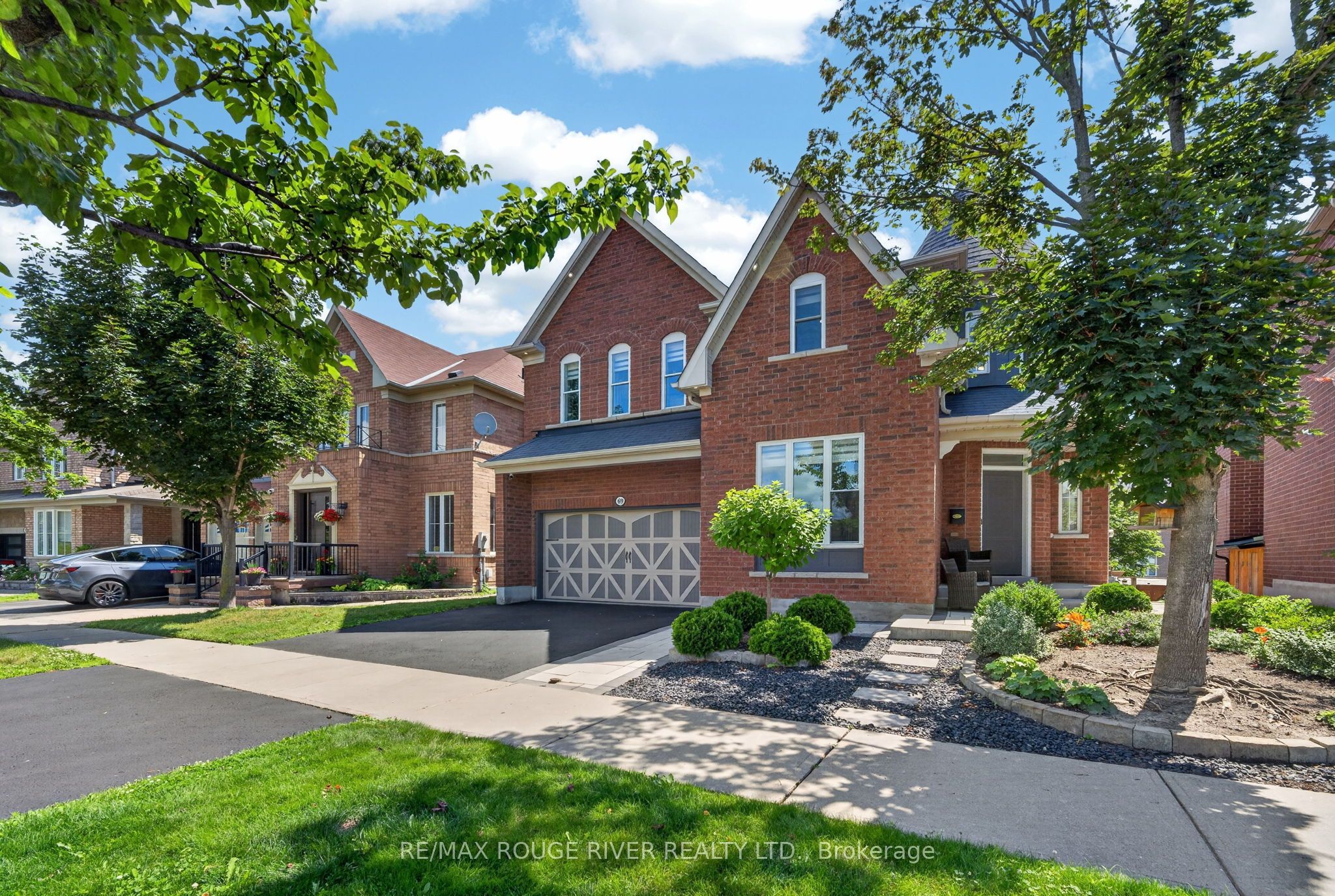 69 Gillett Drive, Ajax, ON L1Z 0E2 photo 2