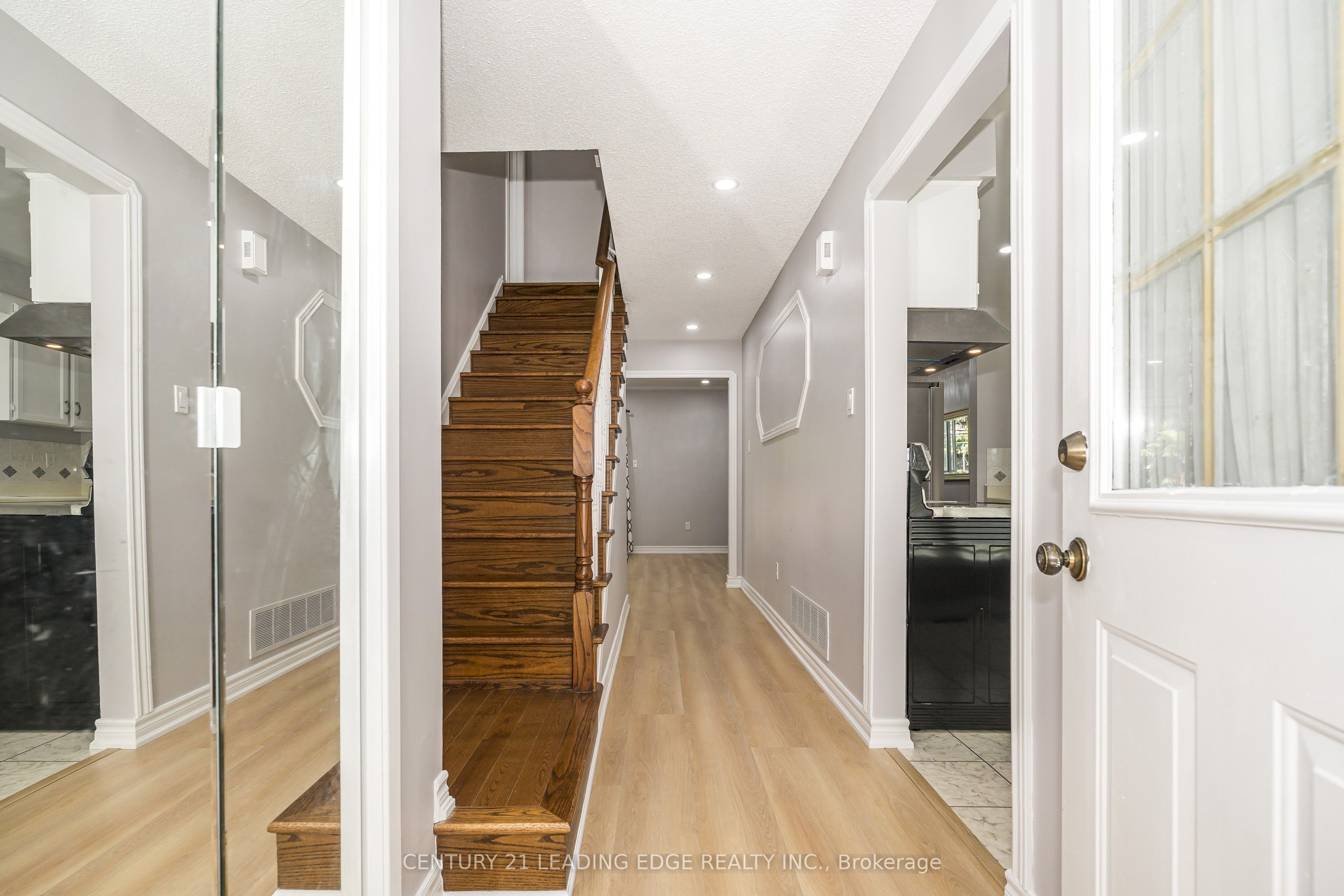 42 Hewitt Crescent, Ajax, ON L1S 7A4 photo 5