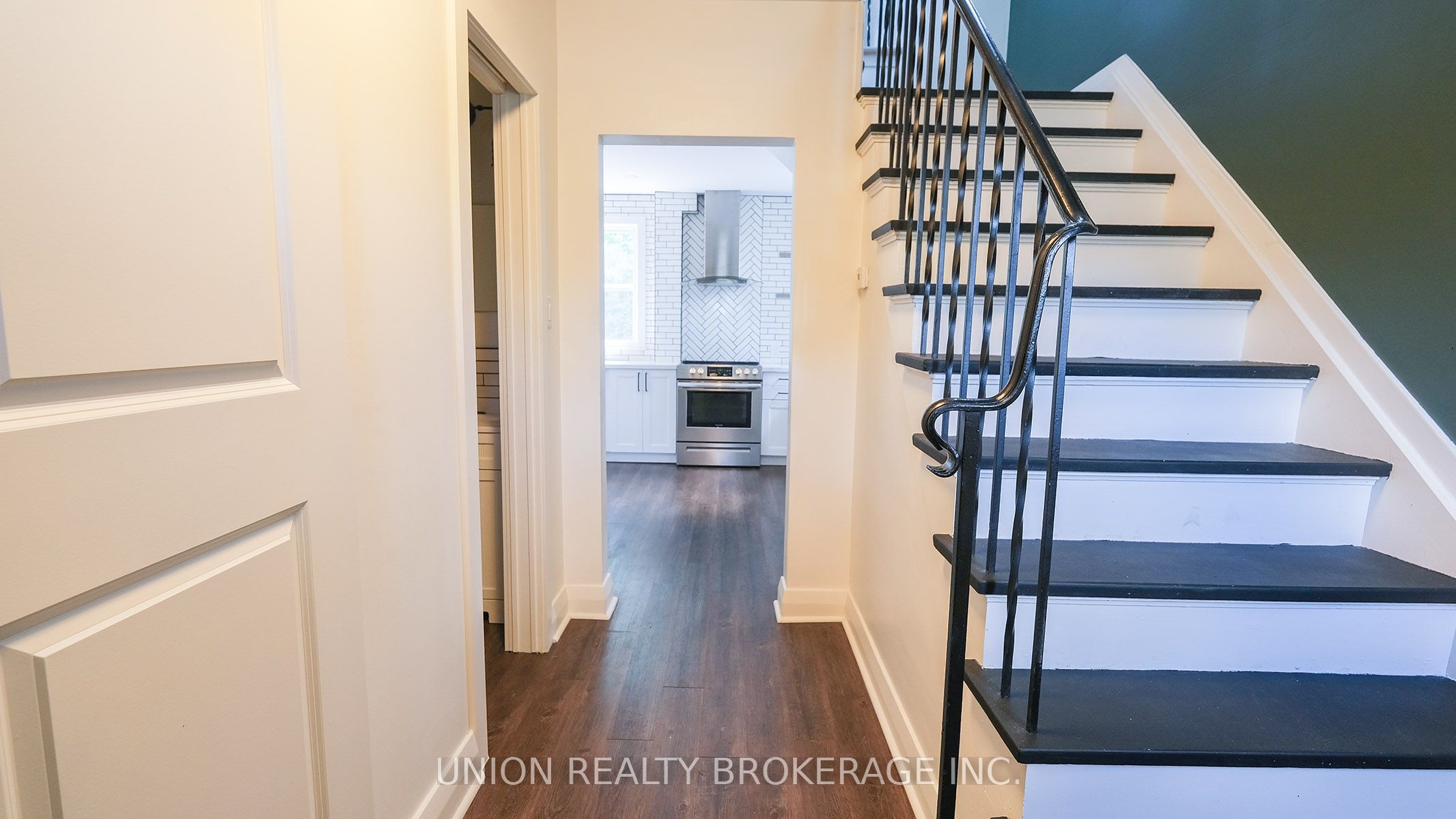 87 Midland Avenue, Toronto, ON M1N 3Z8 photo 3