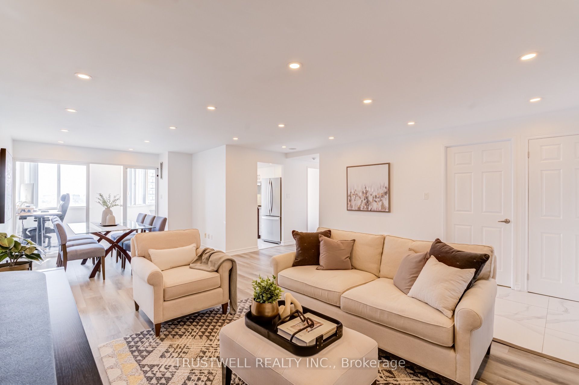 80 Alton Towers Circle 1705, Toronto, ON M1V 5E8 photo 4