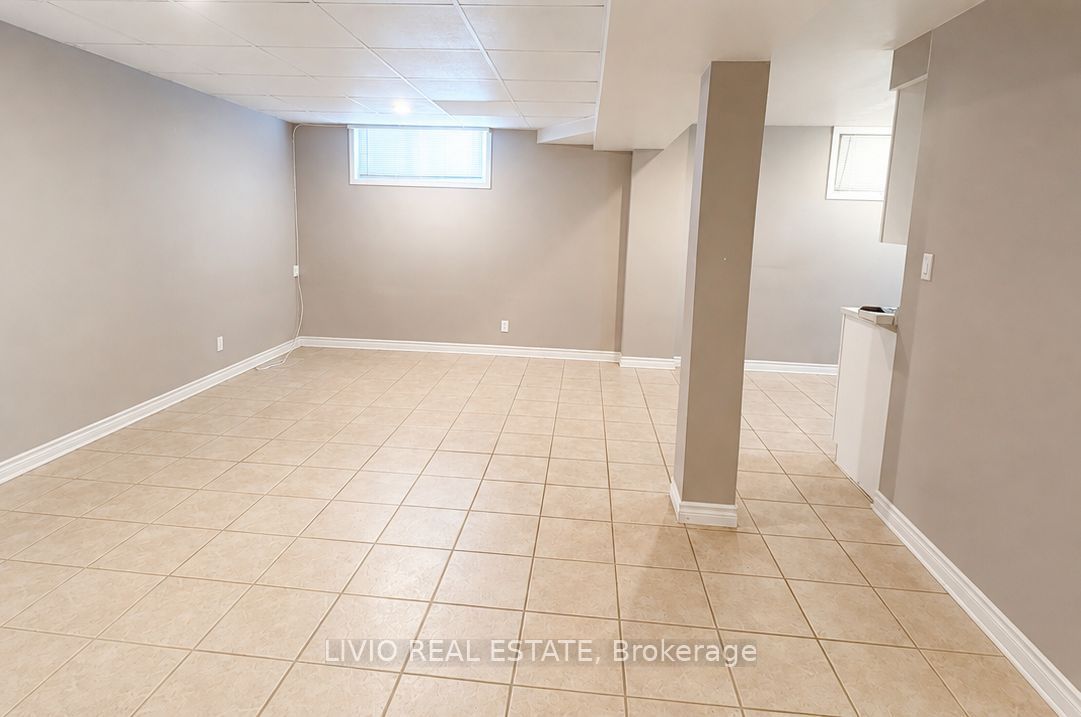 8 Janray Drive Bsmt, Toronto, ON M1G 1Y1 photo 3