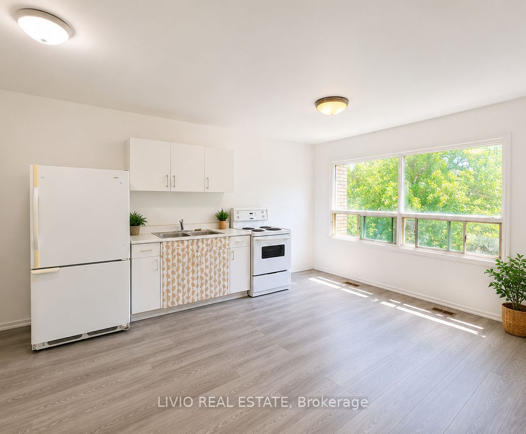 2967 St. Clair Avenue E, Toronto, ON M4B 1P2 photo 2